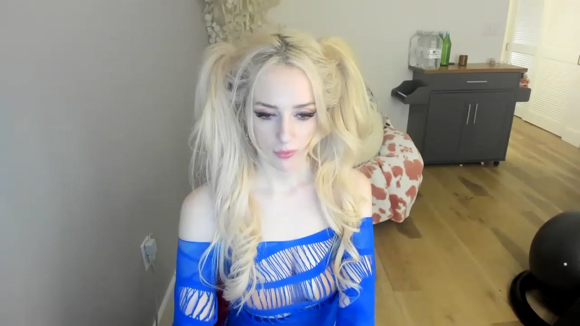 Gallery image thumbnail from DommeMilk's myfreecams stream on, 12/20/2022, 10:09 image 8 of 20
