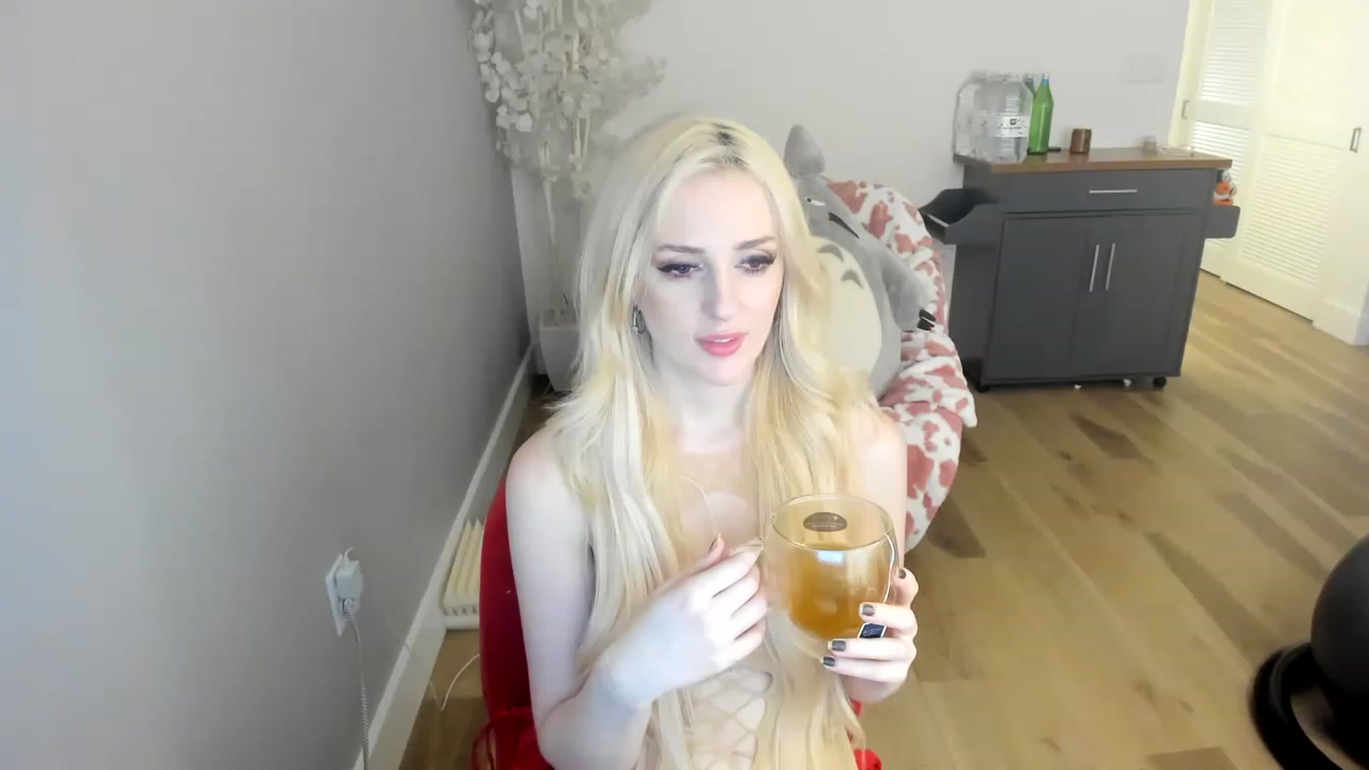 Gallery image thumbnail from DommeMilk's myfreecams stream on, 12/21/2022, 10:07 image 8 of 20