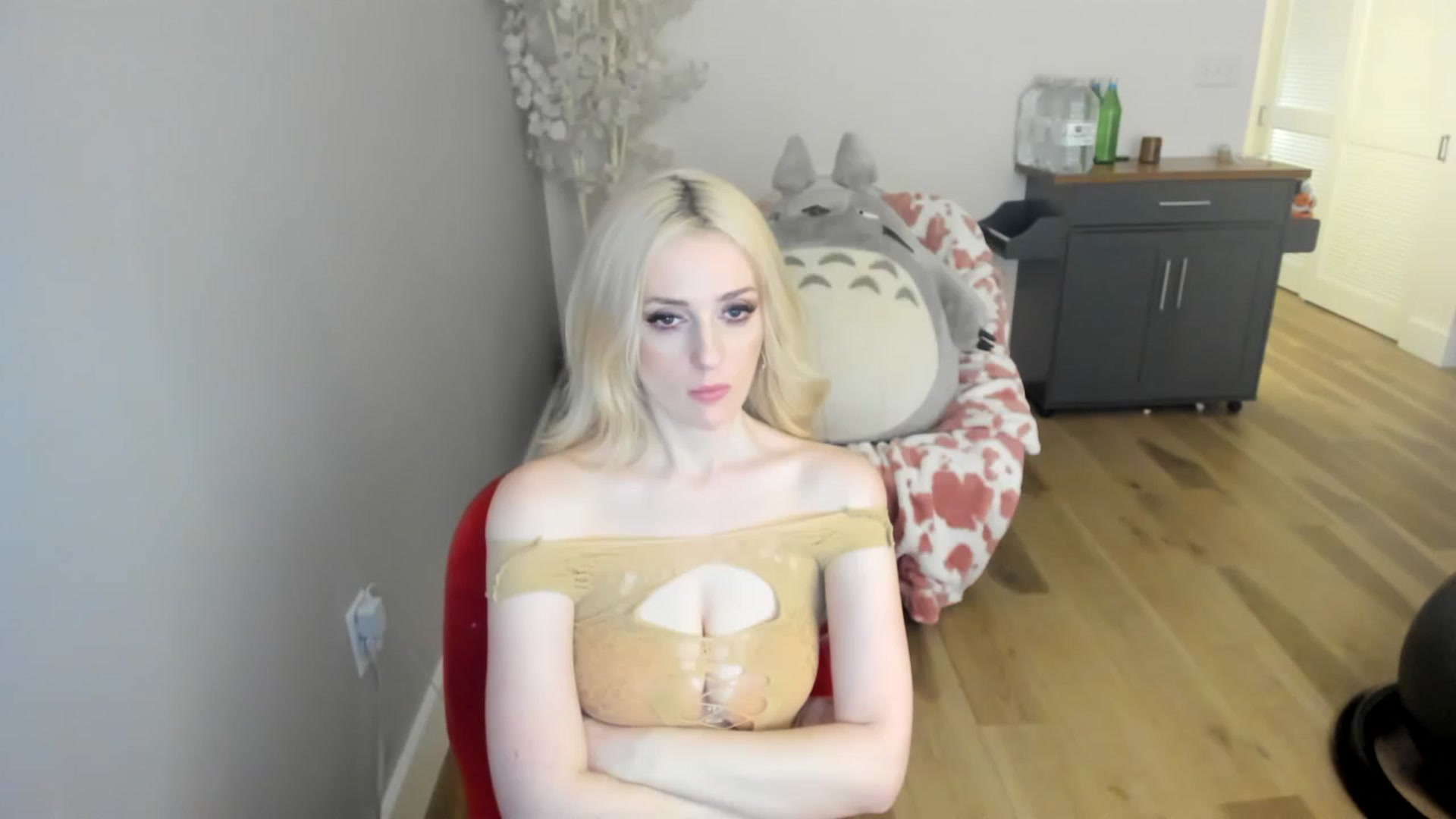 Gallery image thumbnail from DommeMilk's myfreecams stream on, 12/21/2022, 13:02 image 16 of 20