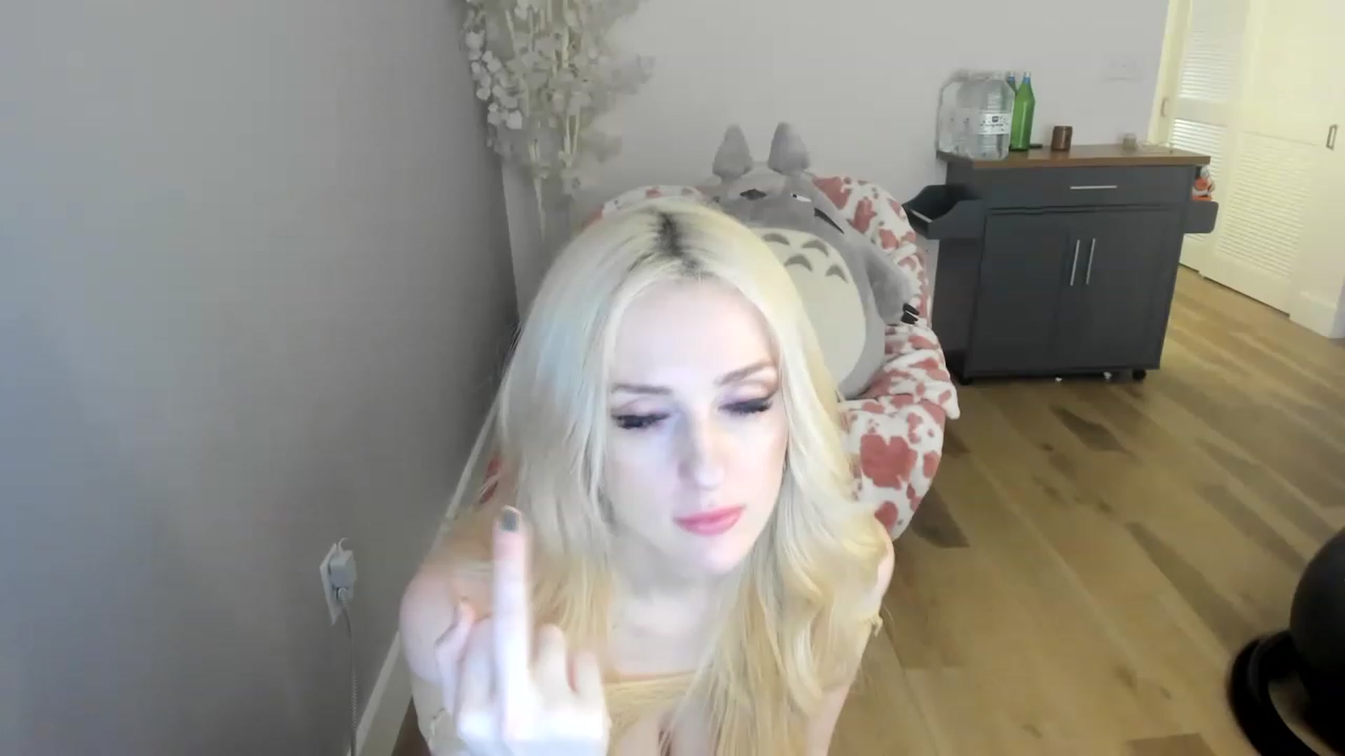 Gallery image thumbnail from DommeMilk's myfreecams stream on, 12/21/2022, 14:08 image 9 of 20