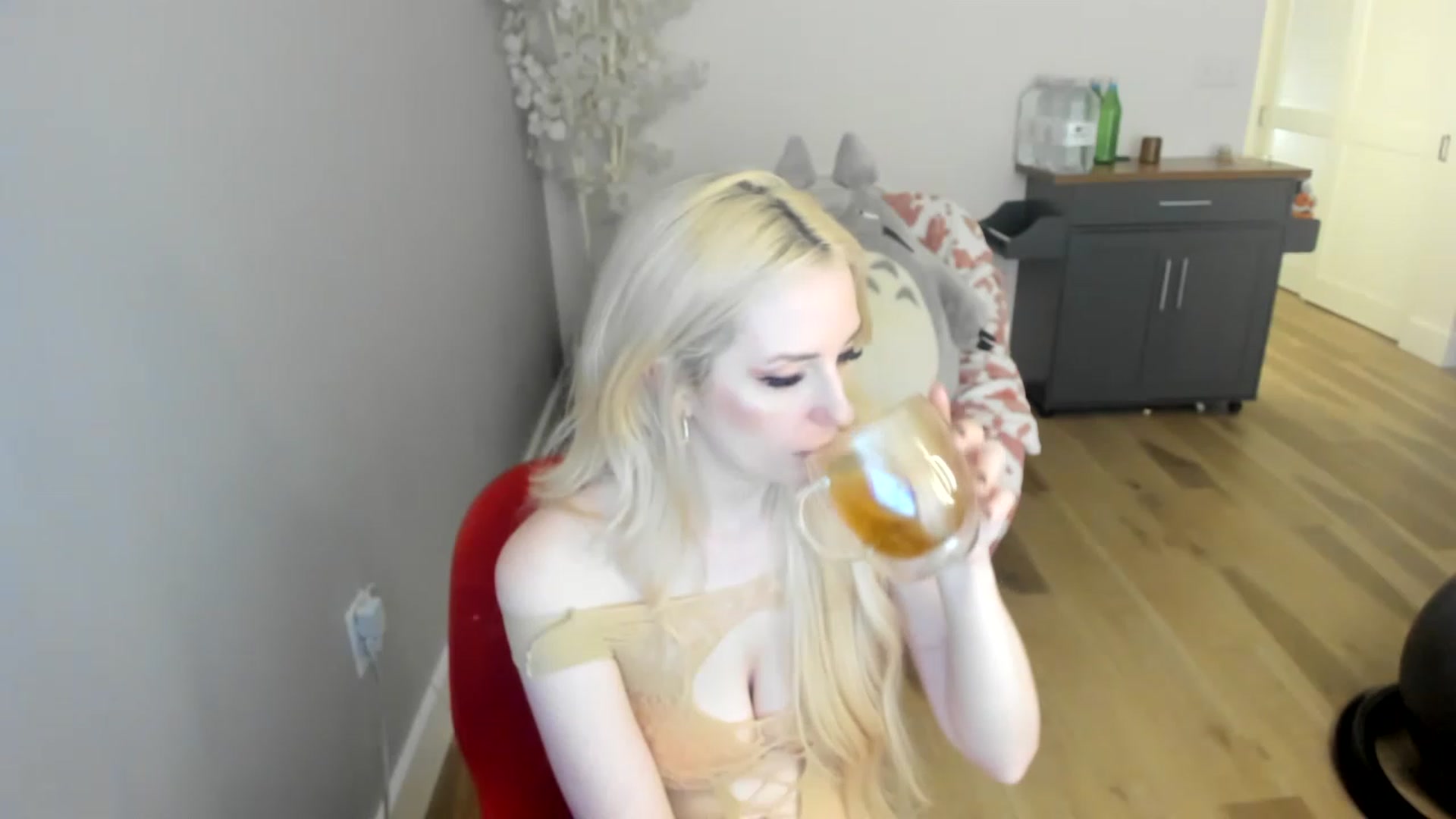 Gallery image thumbnail from DommeMilk's myfreecams stream on, 12/21/2022, 14:08 image 20 of 20