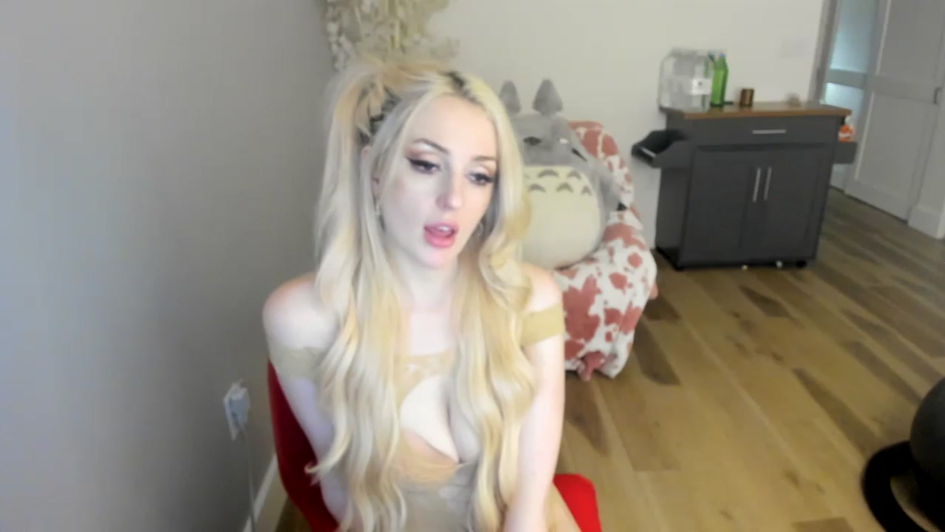 Gallery image thumbnail from DommeMilk's myfreecams stream on, 12/22/2022, 12:26 image 7 of 20