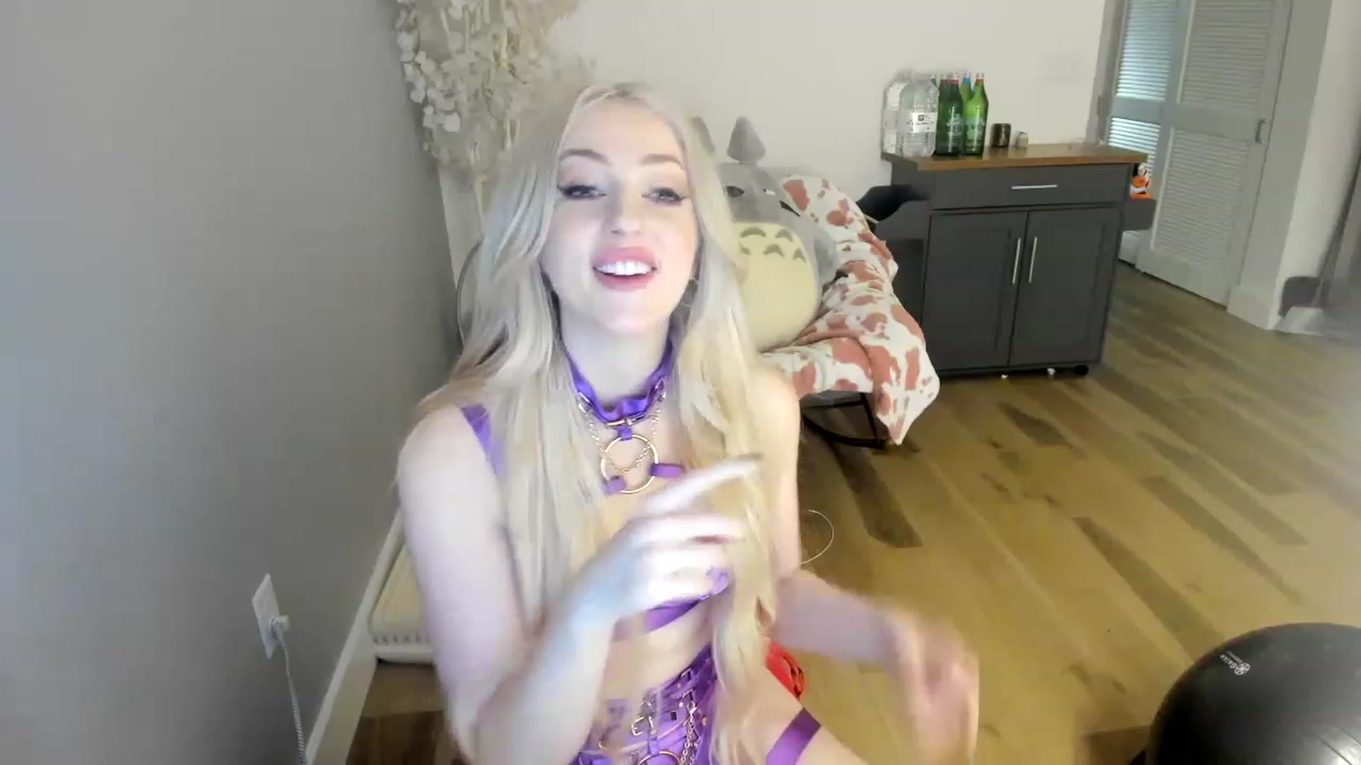 Gallery image thumbnail from DommeMilkCOCK's myfreecams stream on, 12/07/2022, 07:47 image 7 of 20