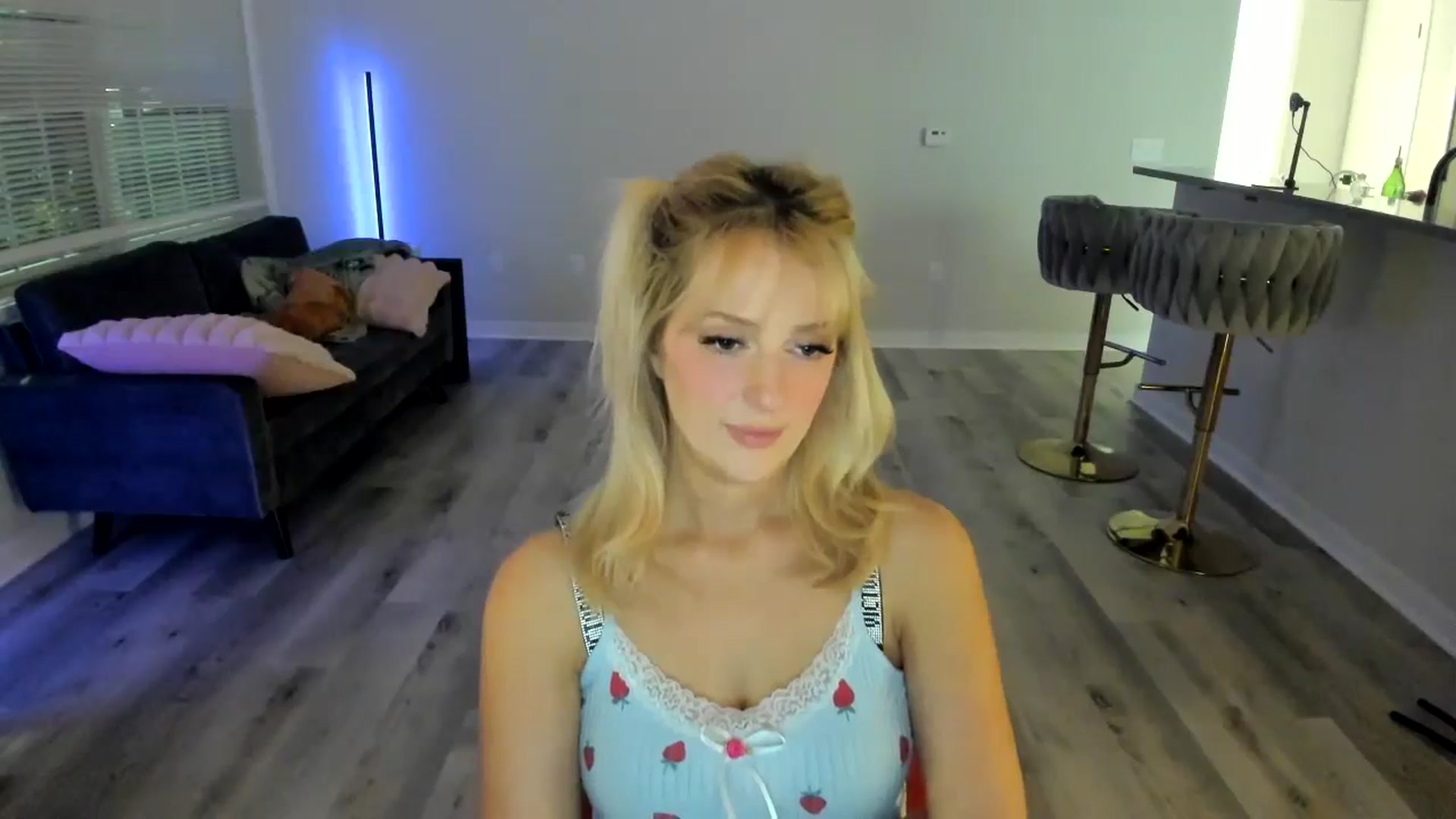 Gallery image thumbnail from DommeYourDad's myfreecams stream on, 11/04/2024, 05:29 image 14 of 20