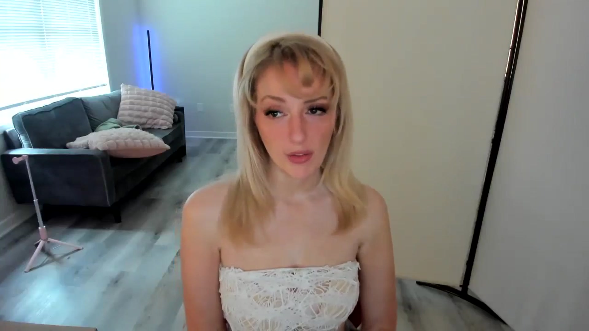 Gallery image thumbnail from DommeYourMom's myfreecams stream on, 10/02/2024, 18:51 image 7 of 20