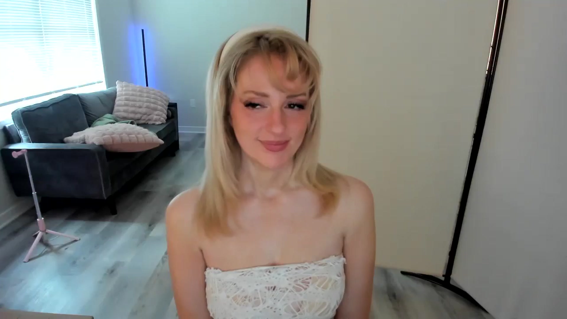 Gallery image thumbnail from DommeYourMom's myfreecams stream on, 10/02/2024, 18:51 image 8 of 20