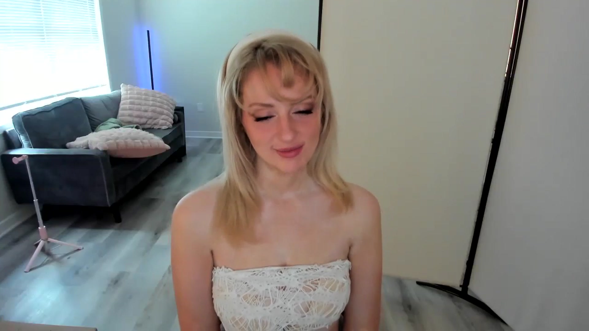 Gallery image thumbnail from DommeYourMom's myfreecams stream on, 10/02/2024, 18:51 image 11 of 20