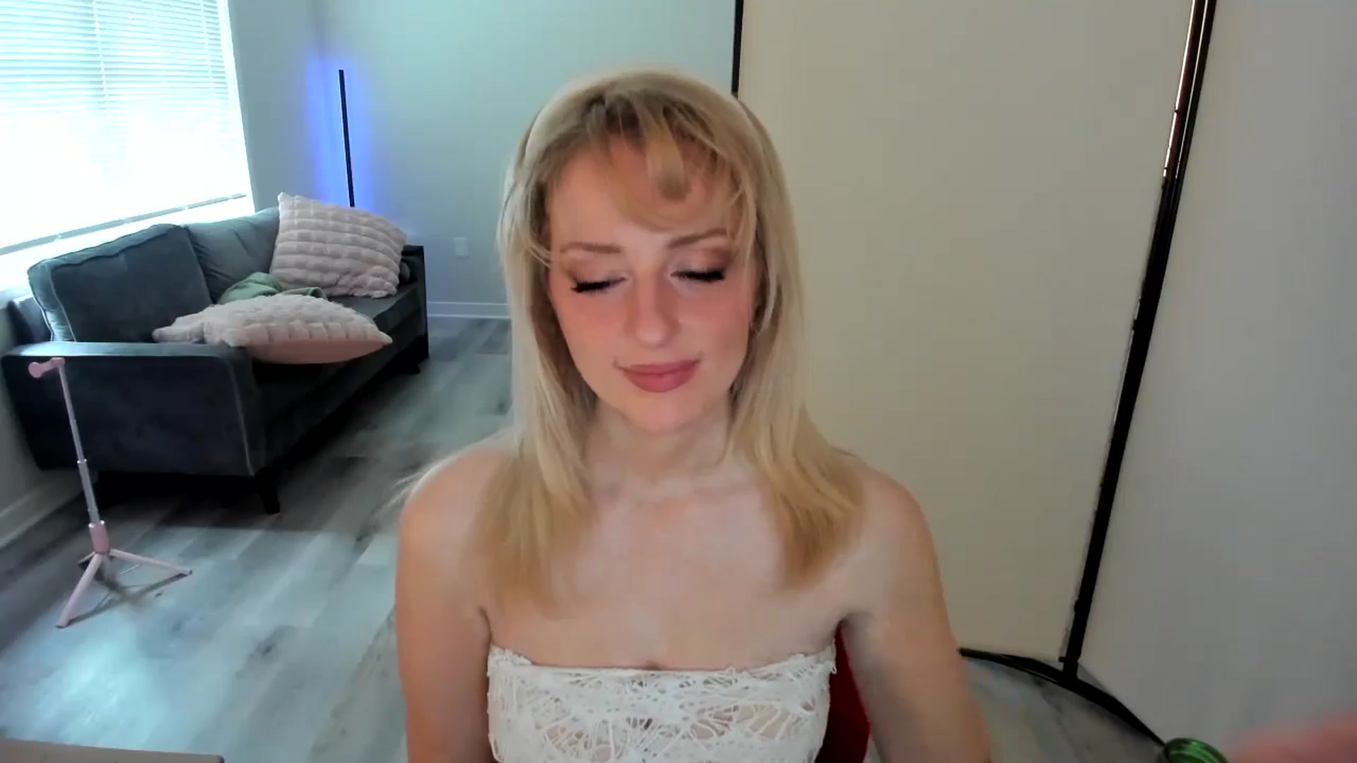 Gallery image thumbnail from DommeYourMom's myfreecams stream on, 10/02/2024, 18:51 image 6 of 20