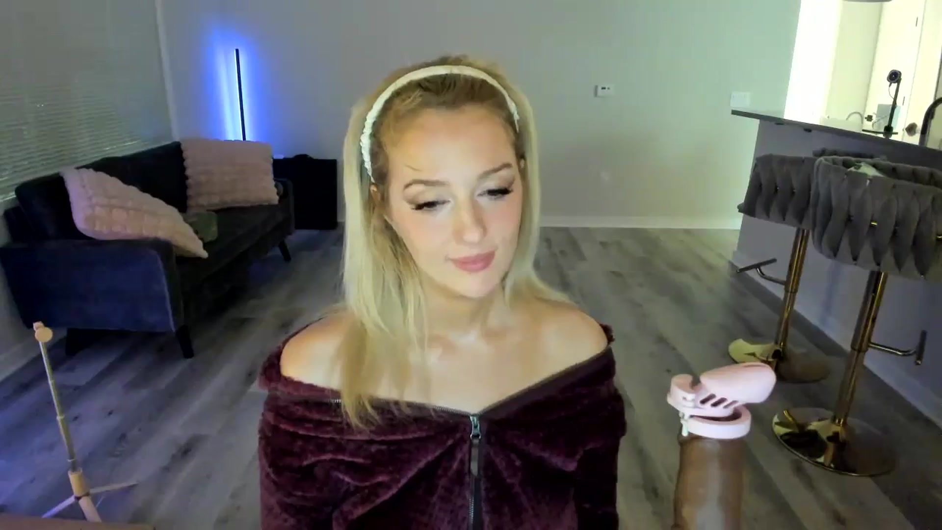 Gallery image thumbnail from DommeYourMom's myfreecams stream on, 10/10/2024, 09:55 image 10 of 20