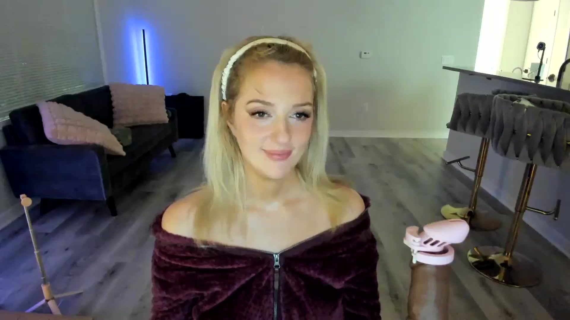 Gallery image thumbnail from DommeYourMom's myfreecams stream on, 10/10/2024, 09:55 image 7 of 20