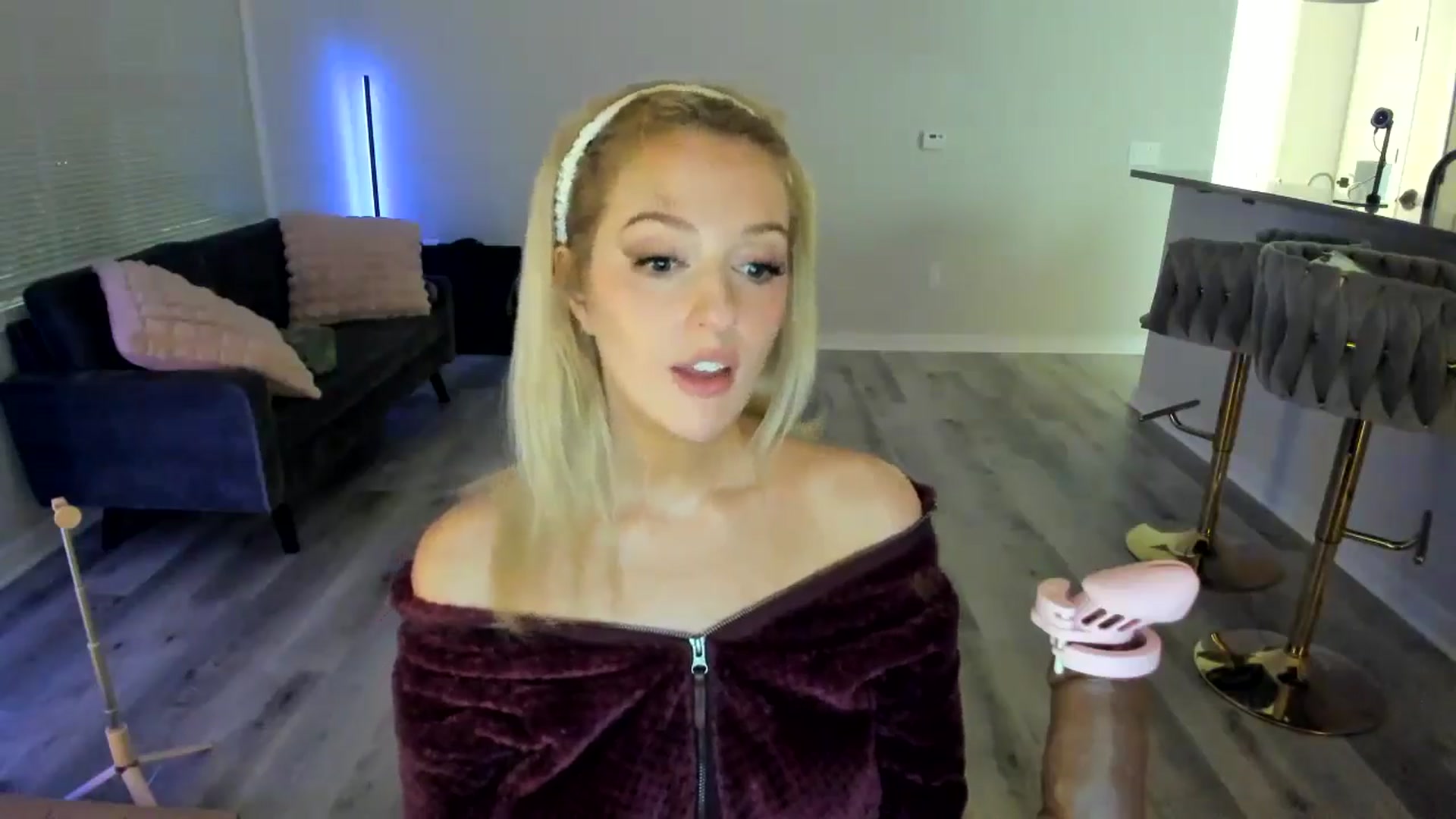 Gallery image thumbnail from DommeYourMom's myfreecams stream on, 10/10/2024, 09:55 image 12 of 20