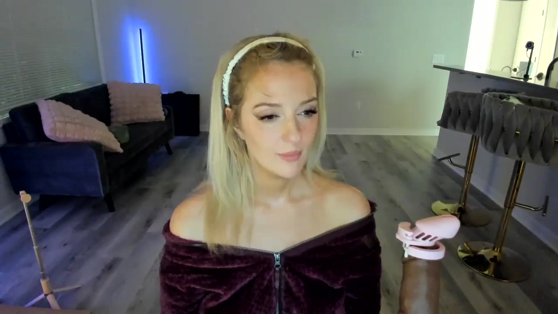 Gallery image thumbnail from DommeYourMom's myfreecams stream on, 10/10/2024, 10:15 image 18 of 20
