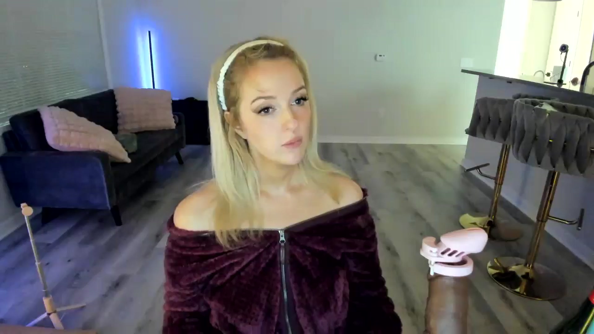 Gallery image thumbnail from DommeYourMom's myfreecams stream on, 10/10/2024, 10:15 image 1 of 20