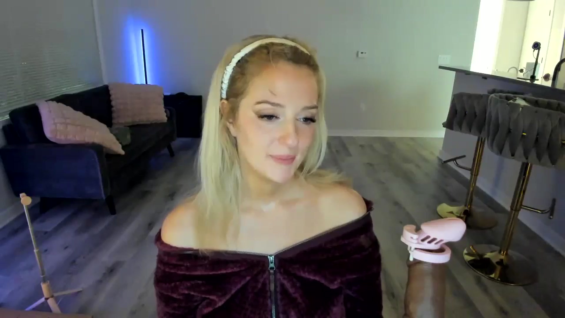 Gallery image thumbnail from DommeYourMom's myfreecams stream on, 10/10/2024, 10:15 image 11 of 20