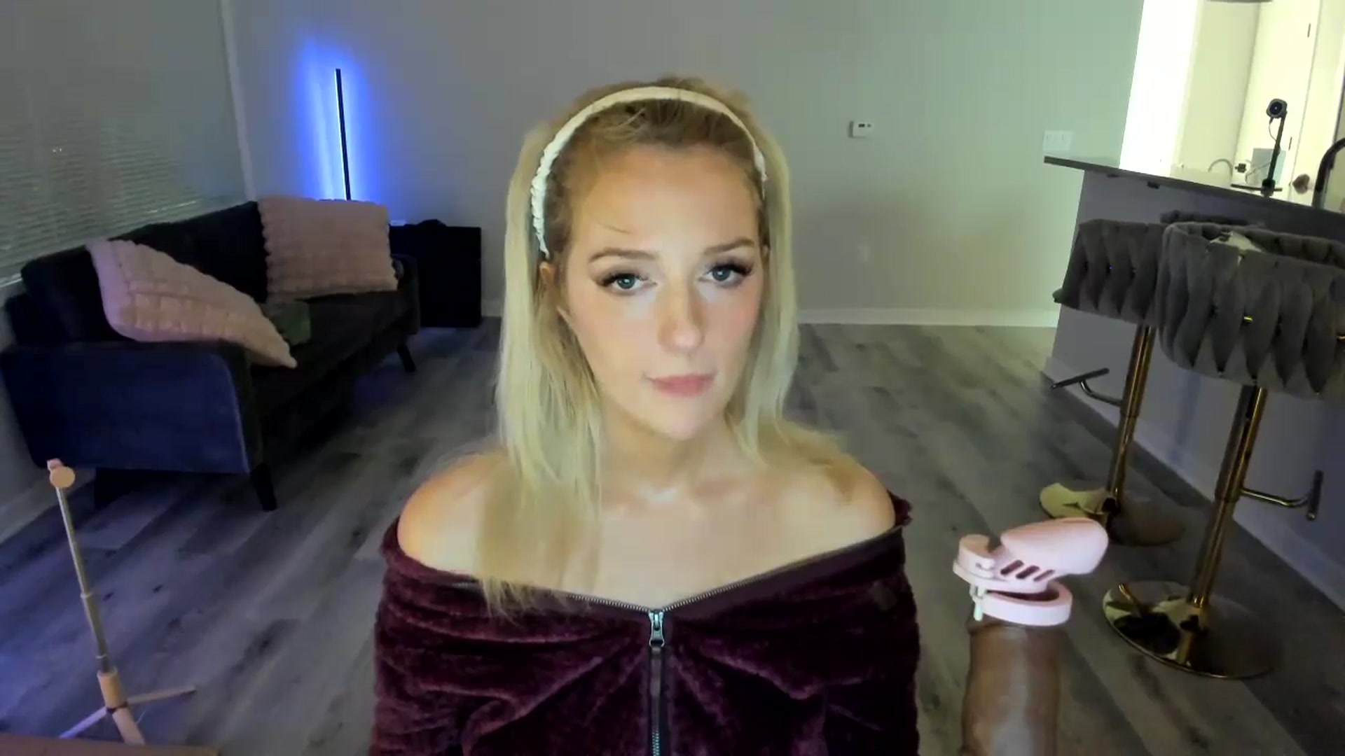 Gallery image thumbnail from DommeYourMom's myfreecams stream on, 10/10/2024, 10:15 image 10 of 20