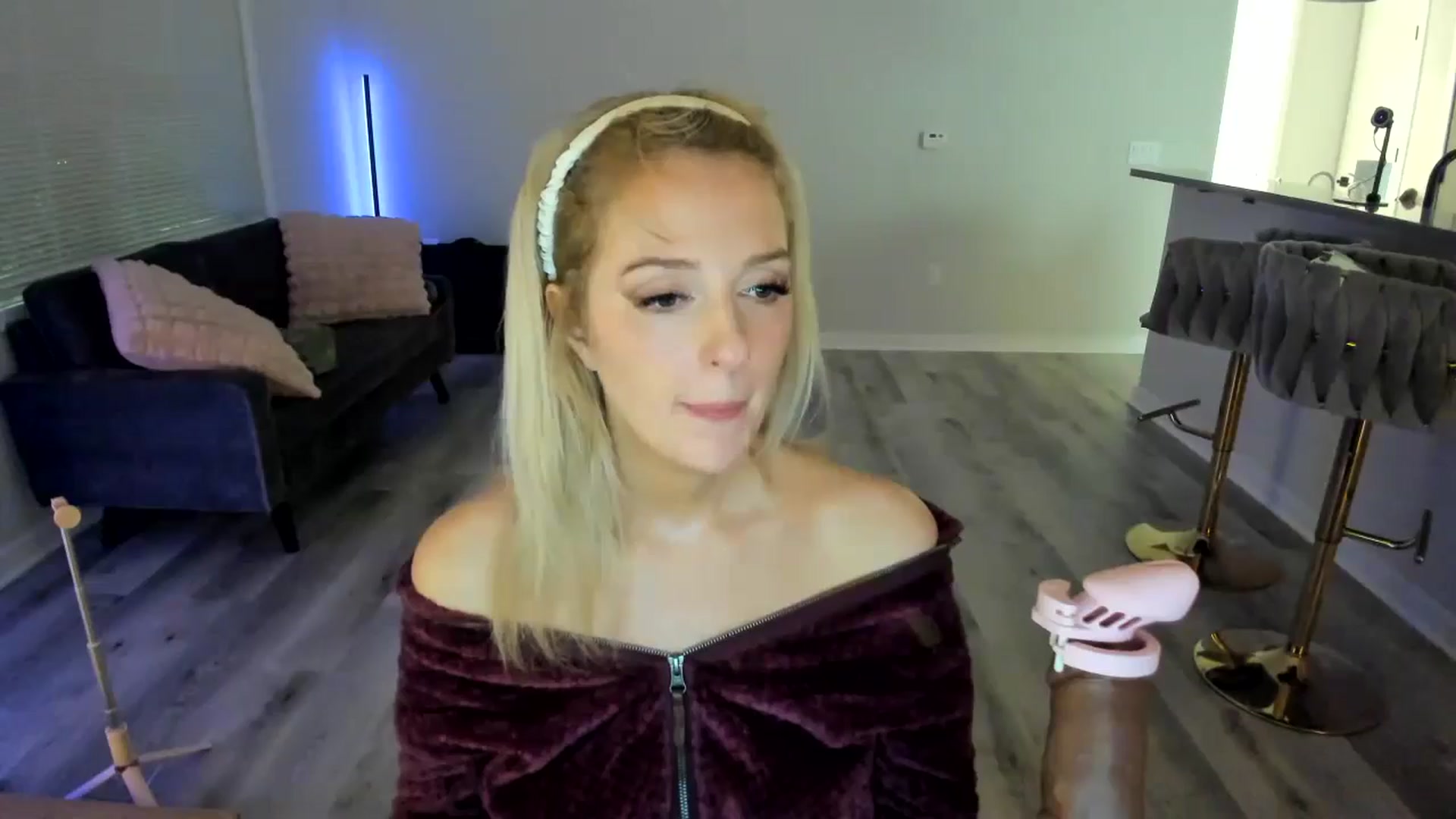 Gallery image thumbnail from DommeYourMom's myfreecams stream on, 10/10/2024, 10:44 image 4 of 20