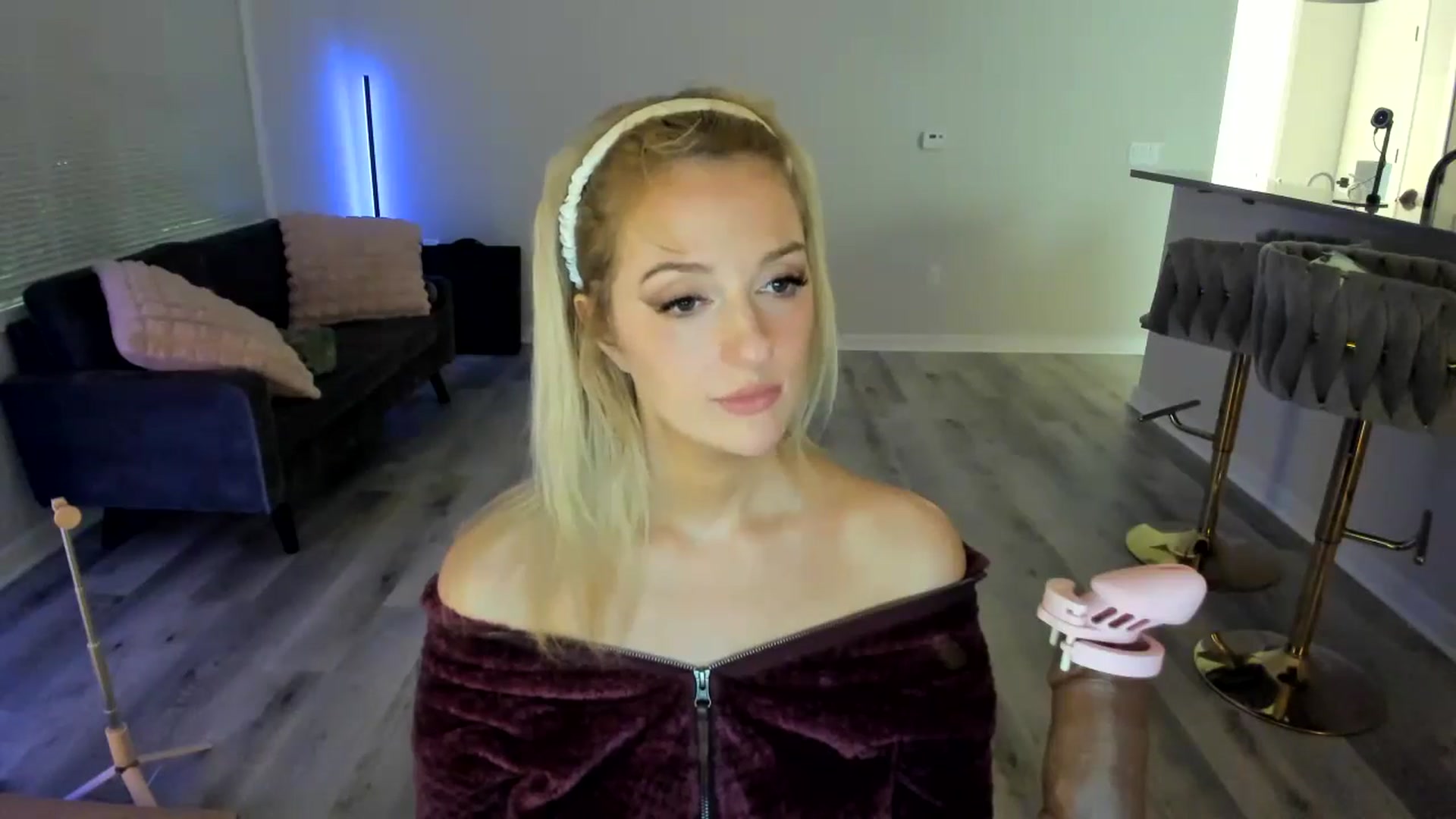 Gallery image thumbnail from DommeYourMom's myfreecams stream on, 10/10/2024, 10:44 image 17 of 20