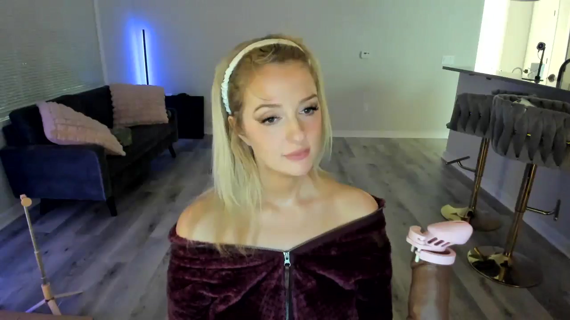 Gallery image thumbnail from DommeYourMom's myfreecams stream on, 10/10/2024, 10:44 image 15 of 20