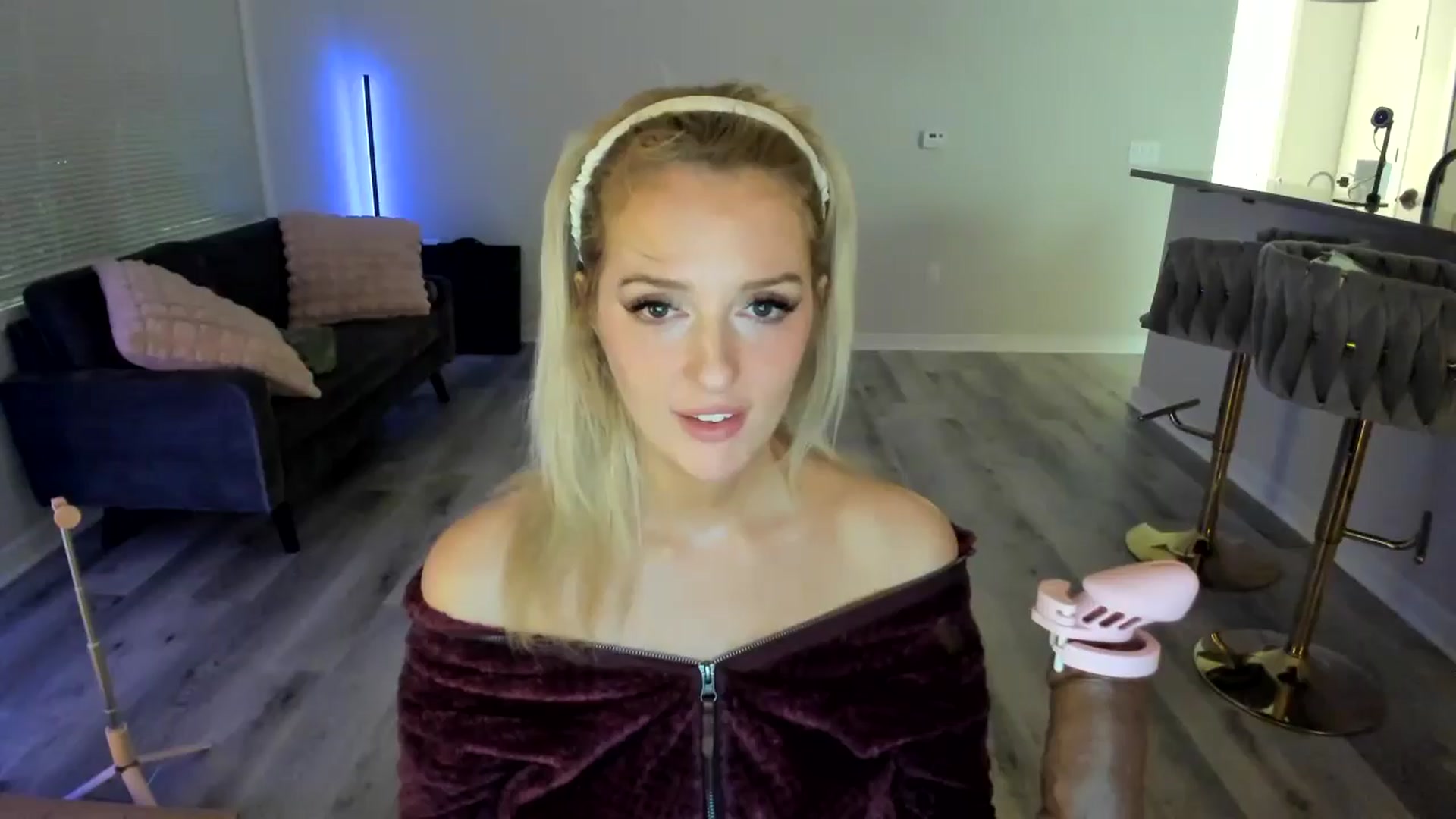 Gallery image thumbnail from DommeYourMom's myfreecams stream on, 10/10/2024, 10:44 image 1 of 20