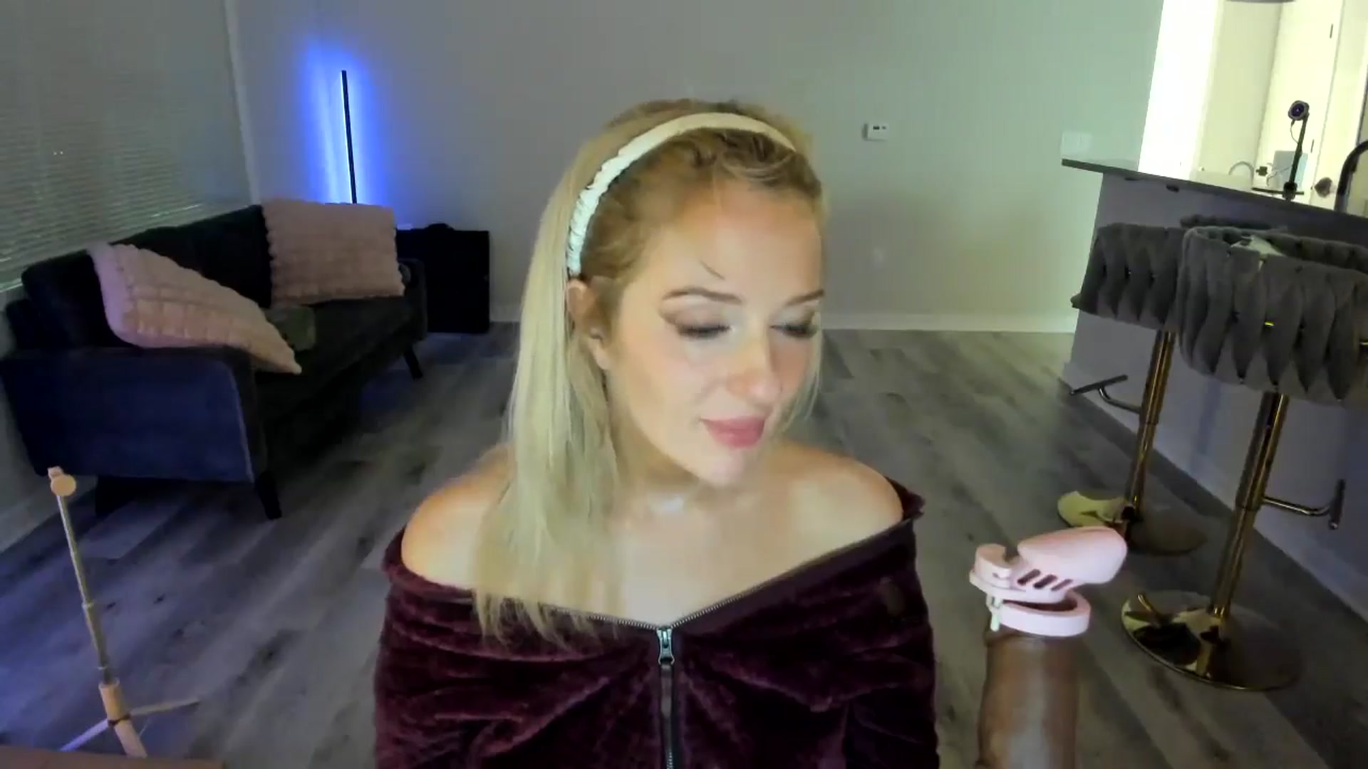 Gallery image thumbnail from DommeYourMom's myfreecams stream on, 10/10/2024, 10:44 image 2 of 20