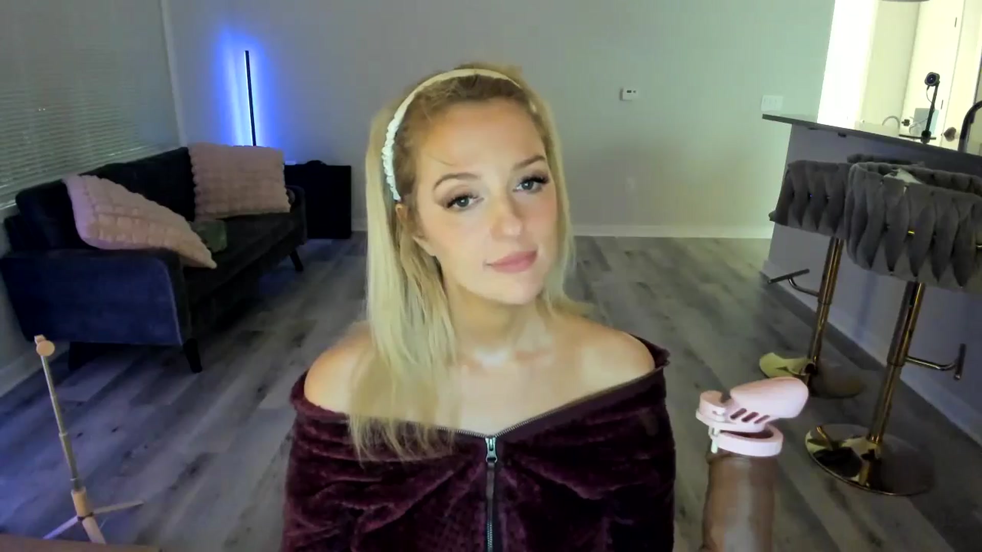 Gallery image thumbnail from DommeYourMom's myfreecams stream on, 10/10/2024, 10:44 image 10 of 20