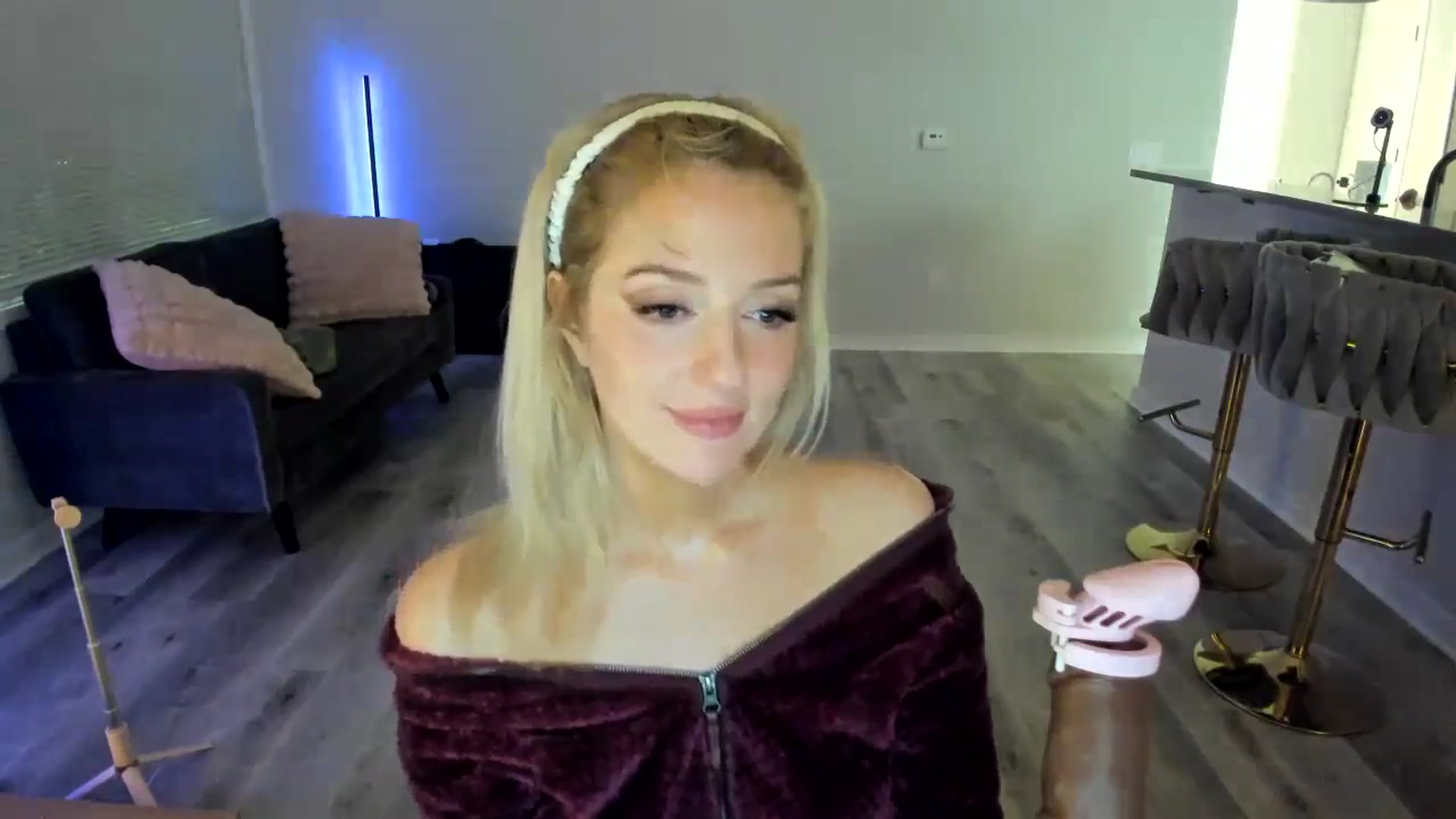 Gallery image thumbnail from DommeYourMom's myfreecams stream on, 10/10/2024, 10:44 image 6 of 20