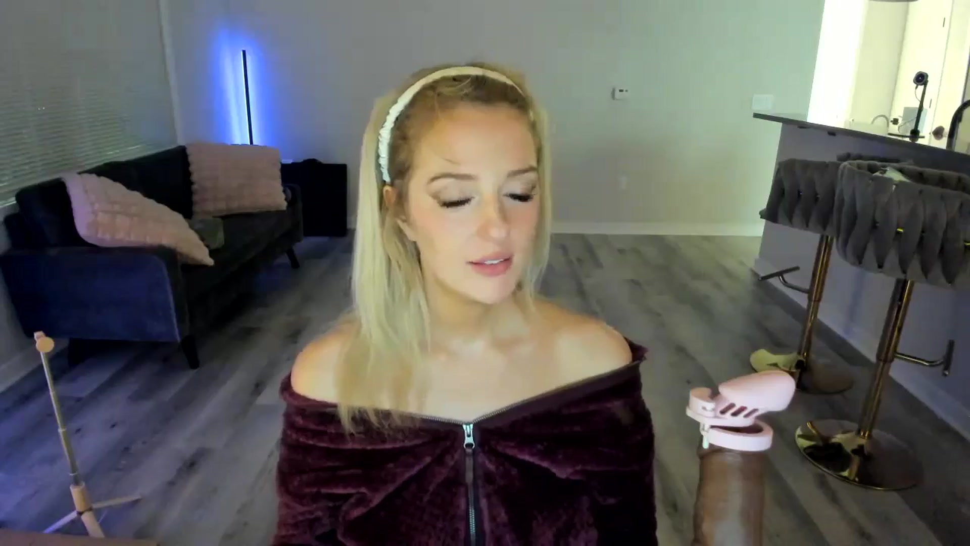 Gallery image thumbnail from DommeYourMom's myfreecams stream on, 10/10/2024, 10:44 image 12 of 20