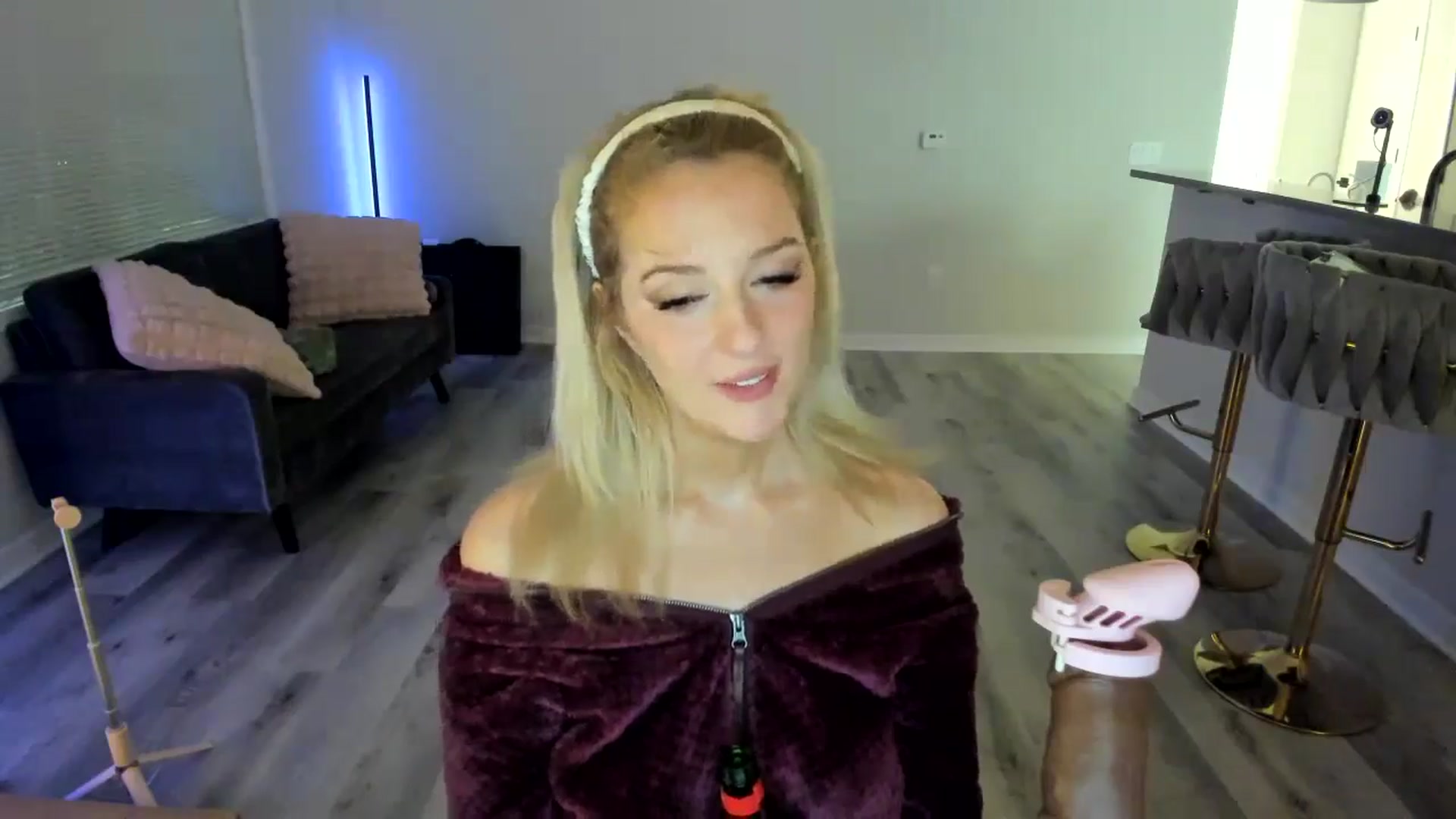 Gallery image thumbnail from DommeYourMom's myfreecams stream on, 10/10/2024, 10:44 image 8 of 20