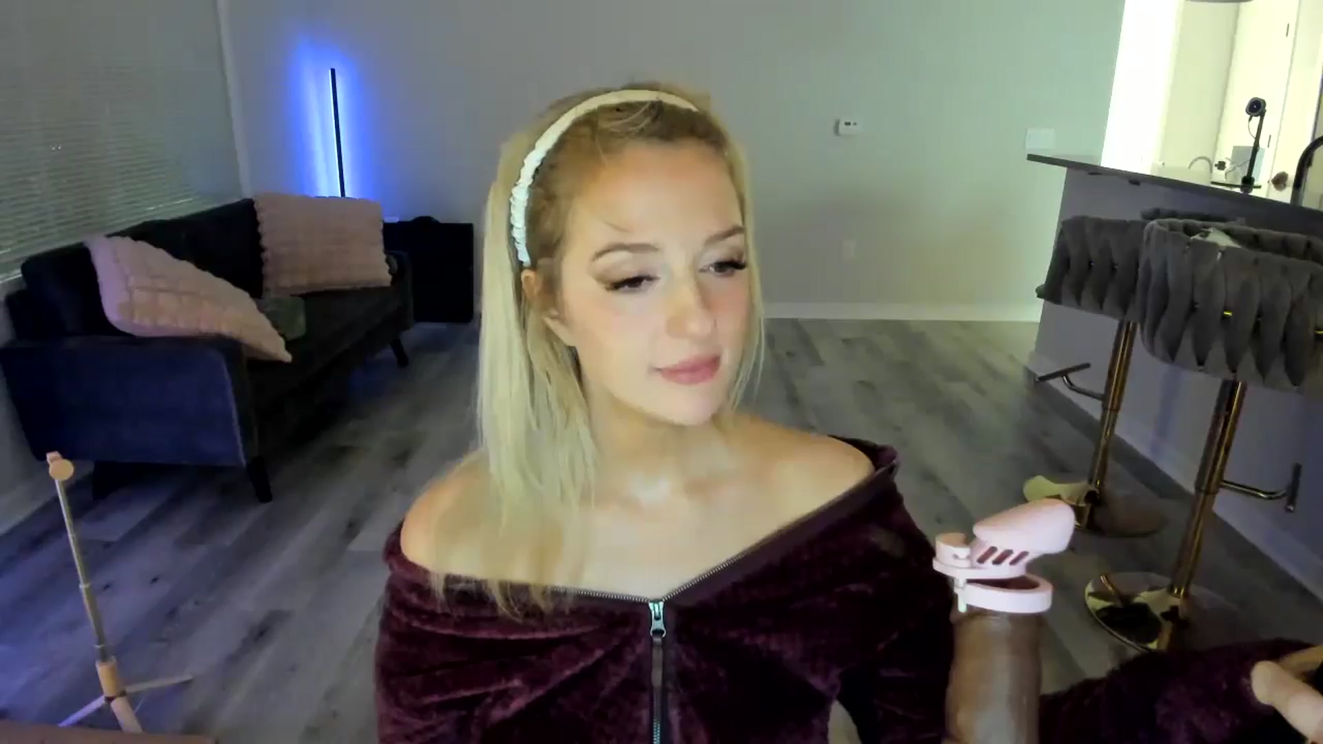 Gallery image thumbnail from DommeYourMom's myfreecams stream on, 10/10/2024, 10:44 image 14 of 20