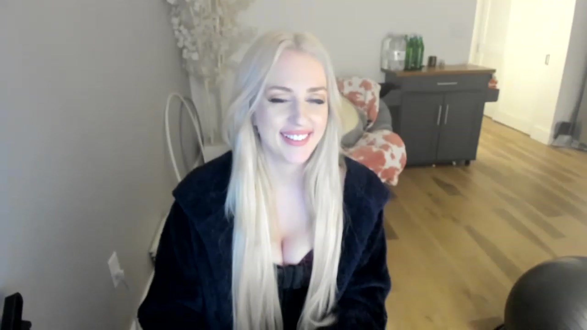 Gallery image thumbnail from Domme_Milk's myfreecams stream on, 12/01/2022, 10:37 image 3 of 20