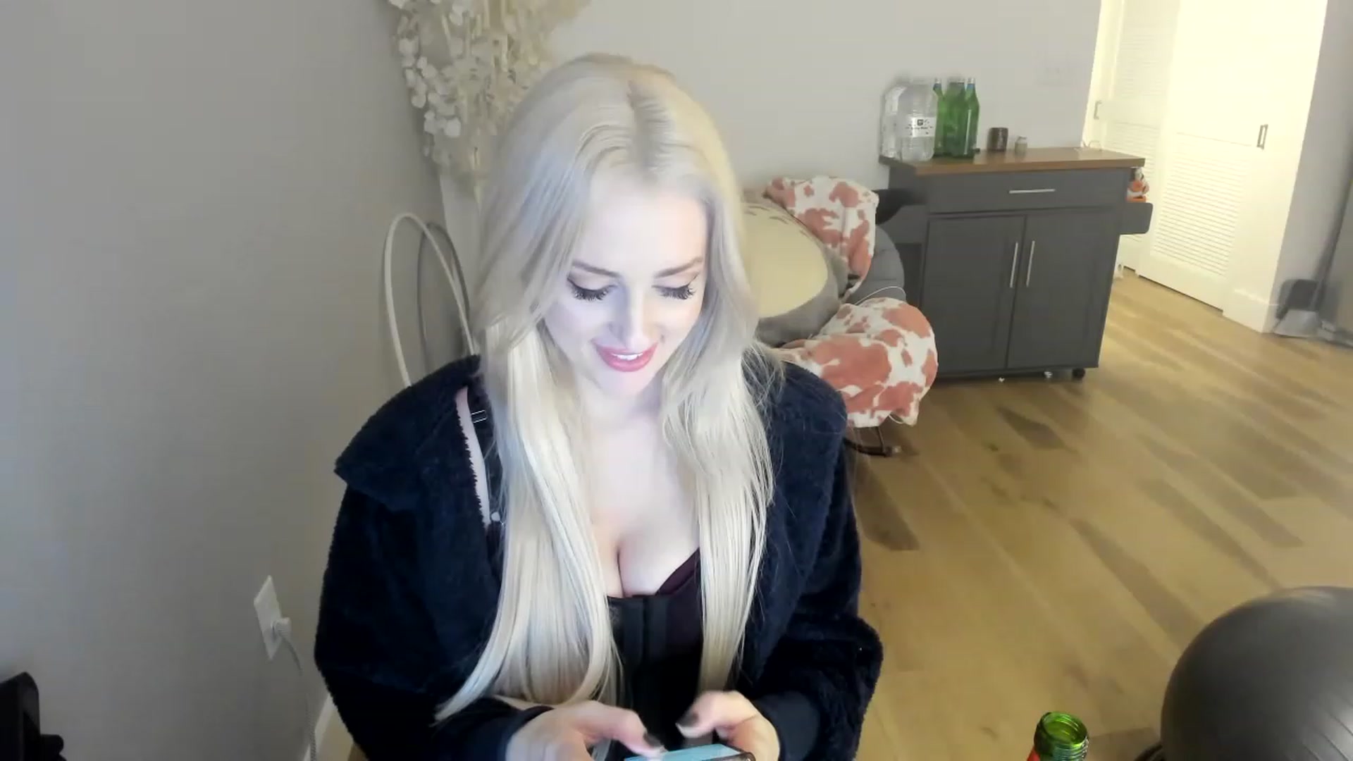 Gallery image thumbnail from Domme_Milk's myfreecams stream on, 12/01/2022, 13:08 image 2 of 20