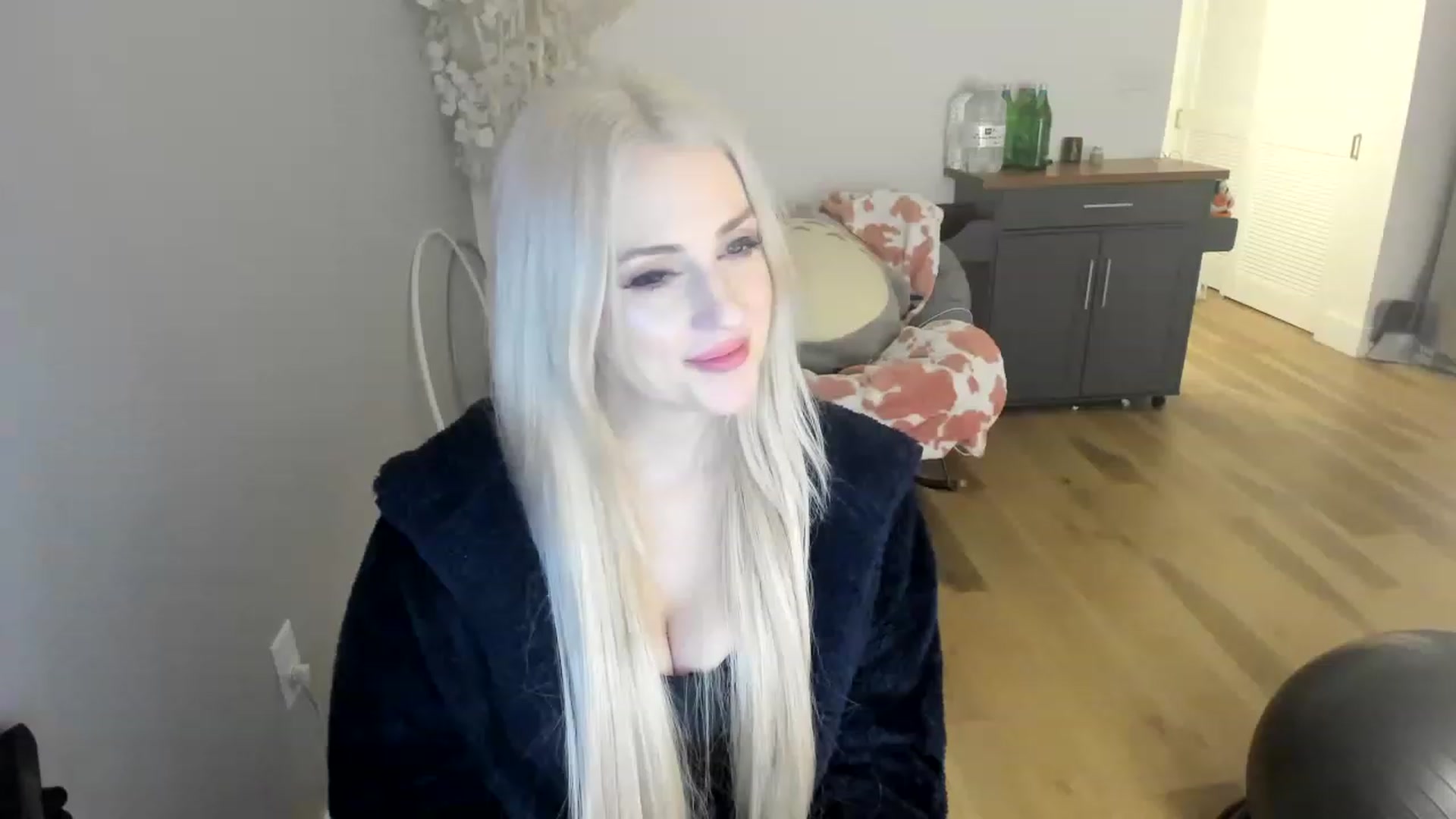 Gallery image thumbnail from Domme_Milk's myfreecams stream on, 12/01/2022, 13:08 image 15 of 20