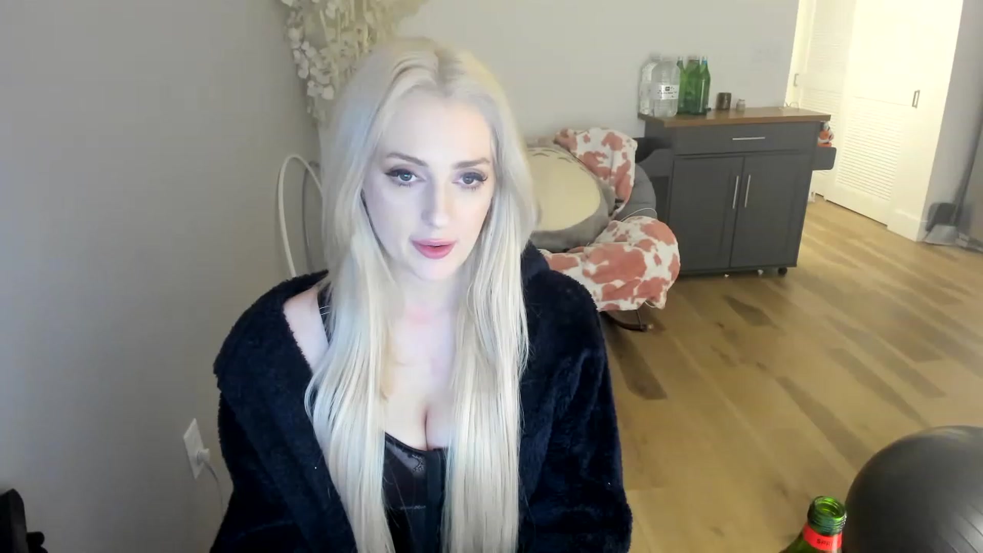 Gallery image thumbnail from Domme_Milk's myfreecams stream on, 12/01/2022, 13:08 image 9 of 20
