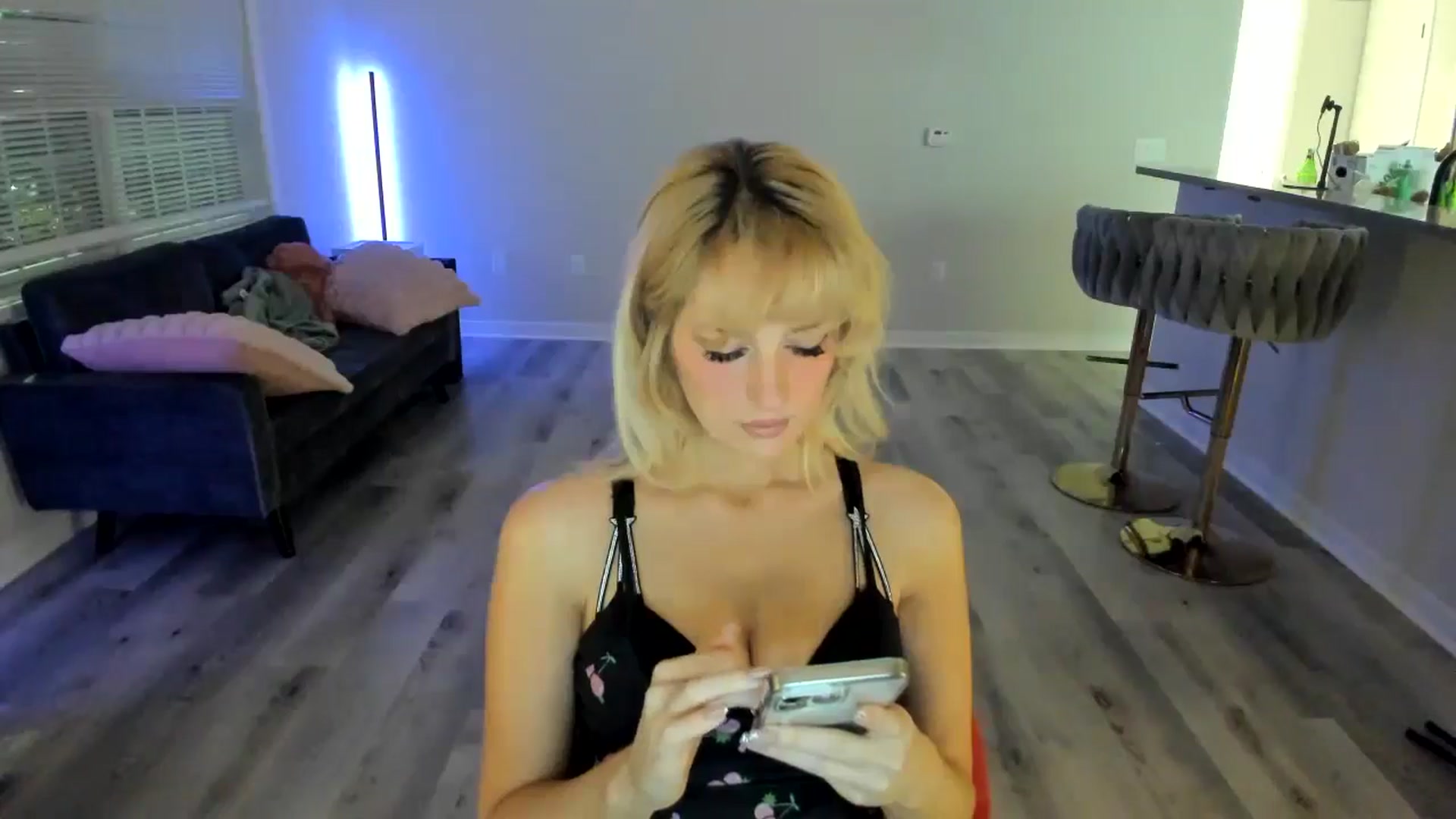 Gallery image thumbnail from Domme_Mommy's myfreecams stream on, 11/11/2024, 03:56 image 2 of 20