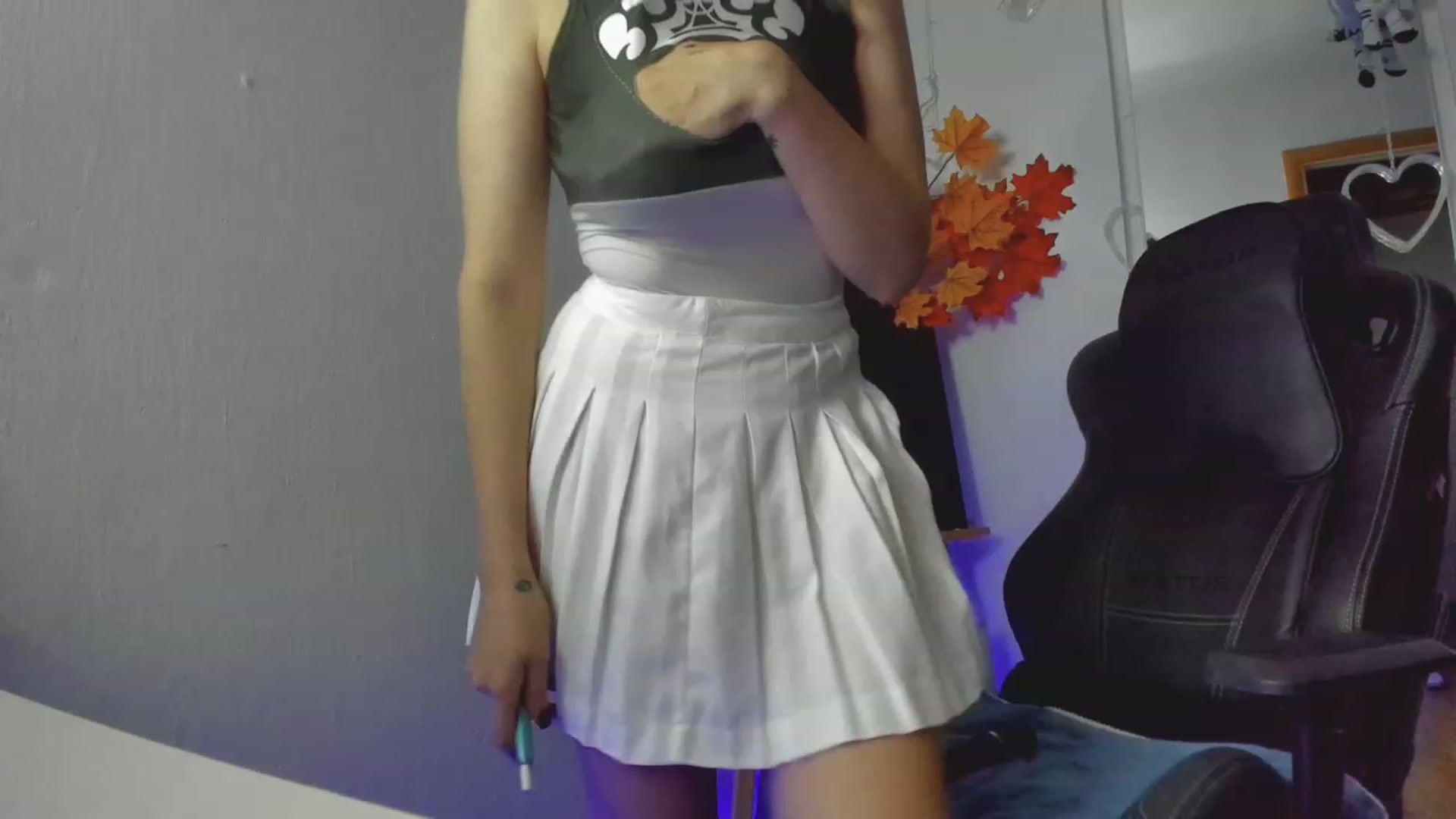 Gallery image thumbnail from DontCumOnMe's myfreecams stream on, 09/25/2023, 24:09 image 4 of 20