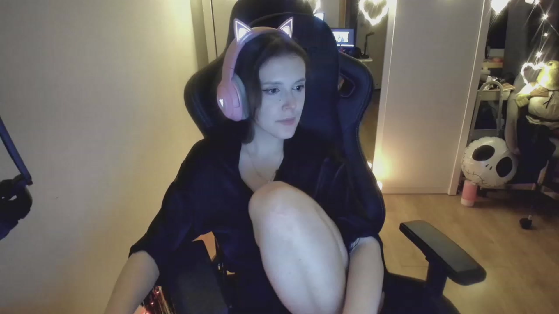 Gallery image thumbnail from DontCumOnMe's myfreecams stream on, 09/28/2023, 24:55 image 7 of 20