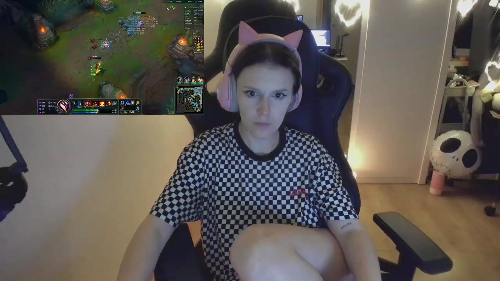 Gallery image thumbnail from DontCumOnMe's myfreecams stream on, 09/28/2023, 24:55 image 16 of 20