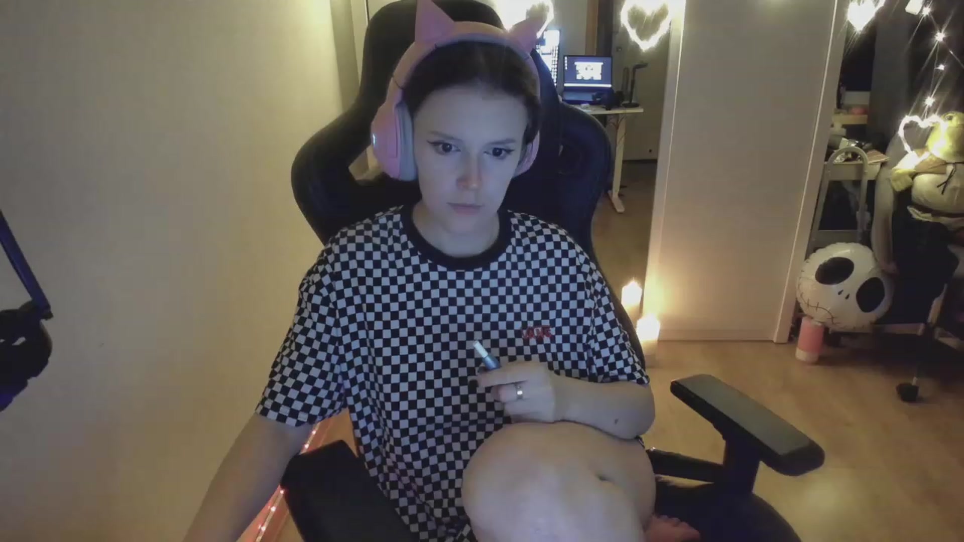 Gallery image thumbnail from DontCumOnMe's myfreecams stream on, 09/28/2023, 24:55 image 10 of 20