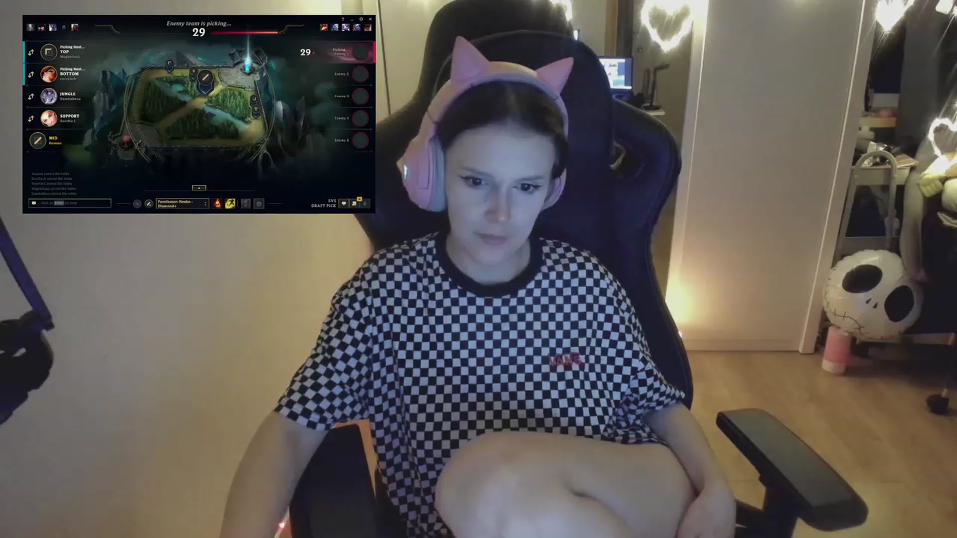 Gallery image thumbnail from DontCumOnMe's myfreecams stream on, 09/28/2023, 24:55 image 12 of 20