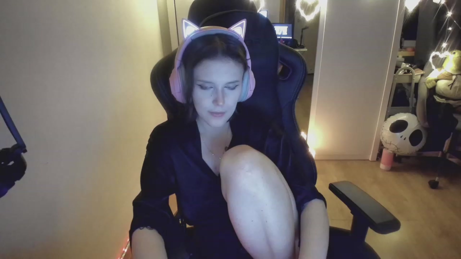 Gallery image thumbnail from DontCumOnMe's myfreecams stream on, 09/28/2023, 24:55 image 5 of 20