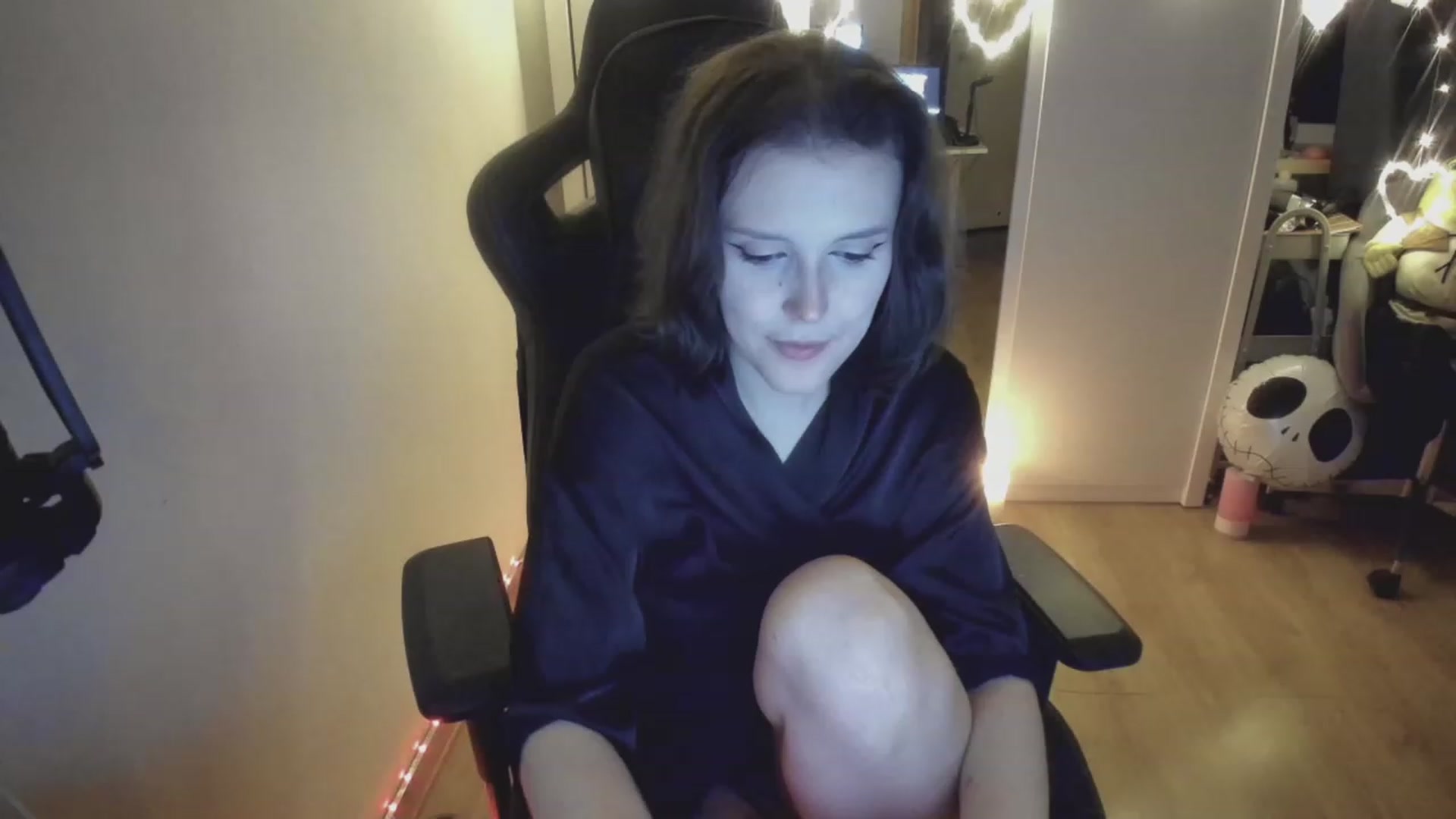 Gallery image thumbnail from DontCumOnMe's myfreecams stream on, 09/28/2023, 24:55 image 2 of 20