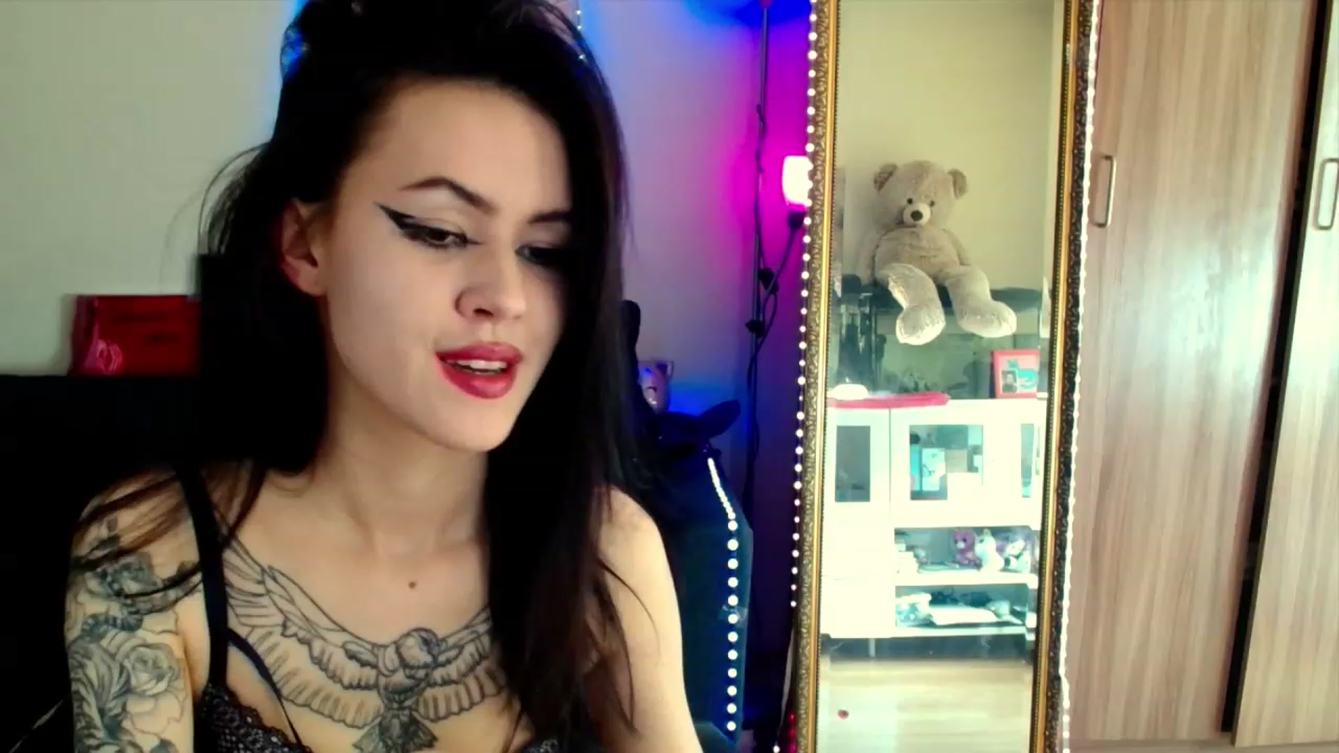 Gallery image thumbnail from Dora_autumn_'s myfreecams stream on, 05/02/2023, 09:02 image 13 of 20