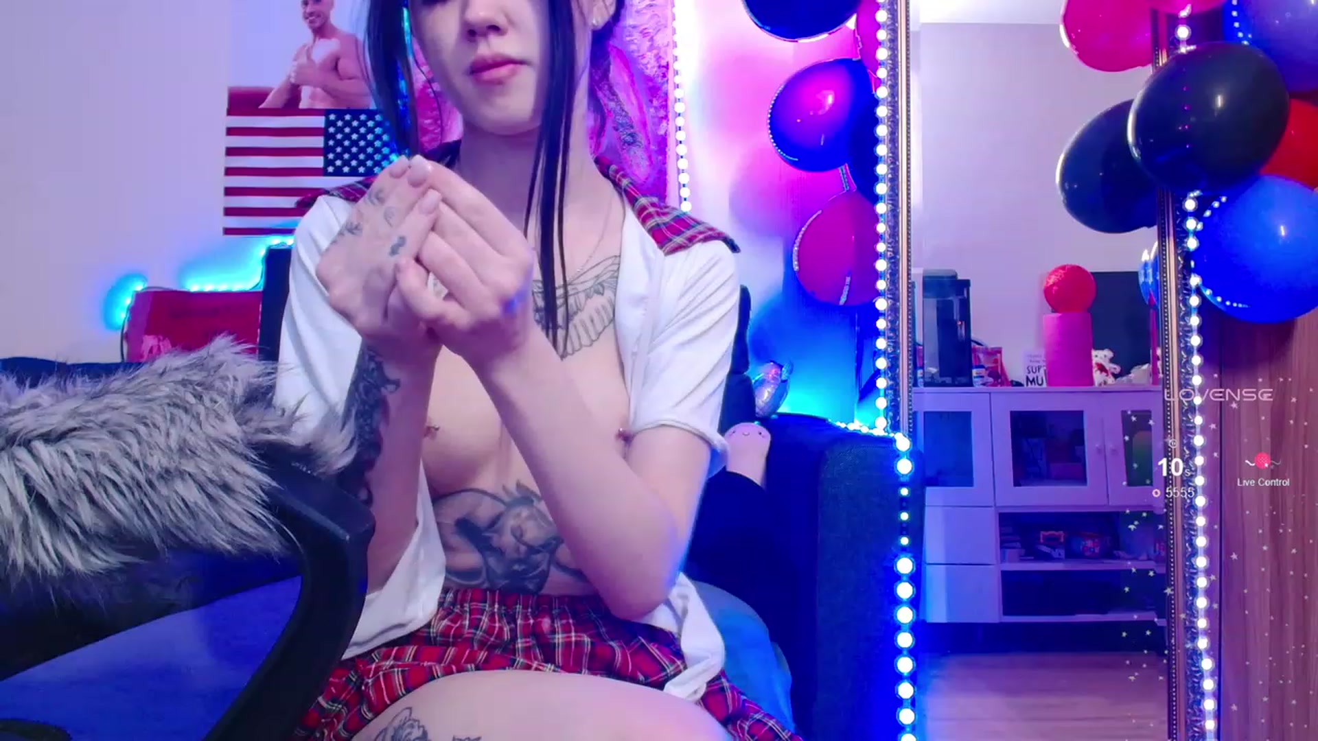 Gallery image thumbnail from Dora_autumn_'s myfreecams stream on, 11/13/2023, 08:08 image 16 of 20