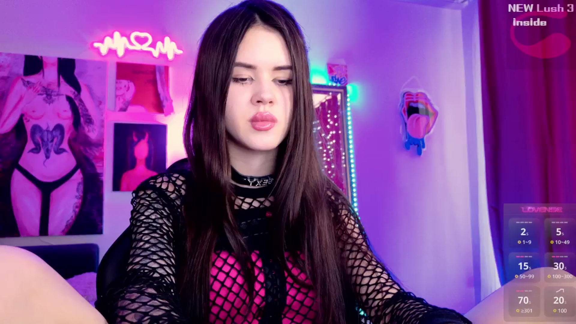 Gallery image thumbnail from Dora_autumn_'s myfreecams stream on, 09/25/2024, 10:19 image 11 of 20