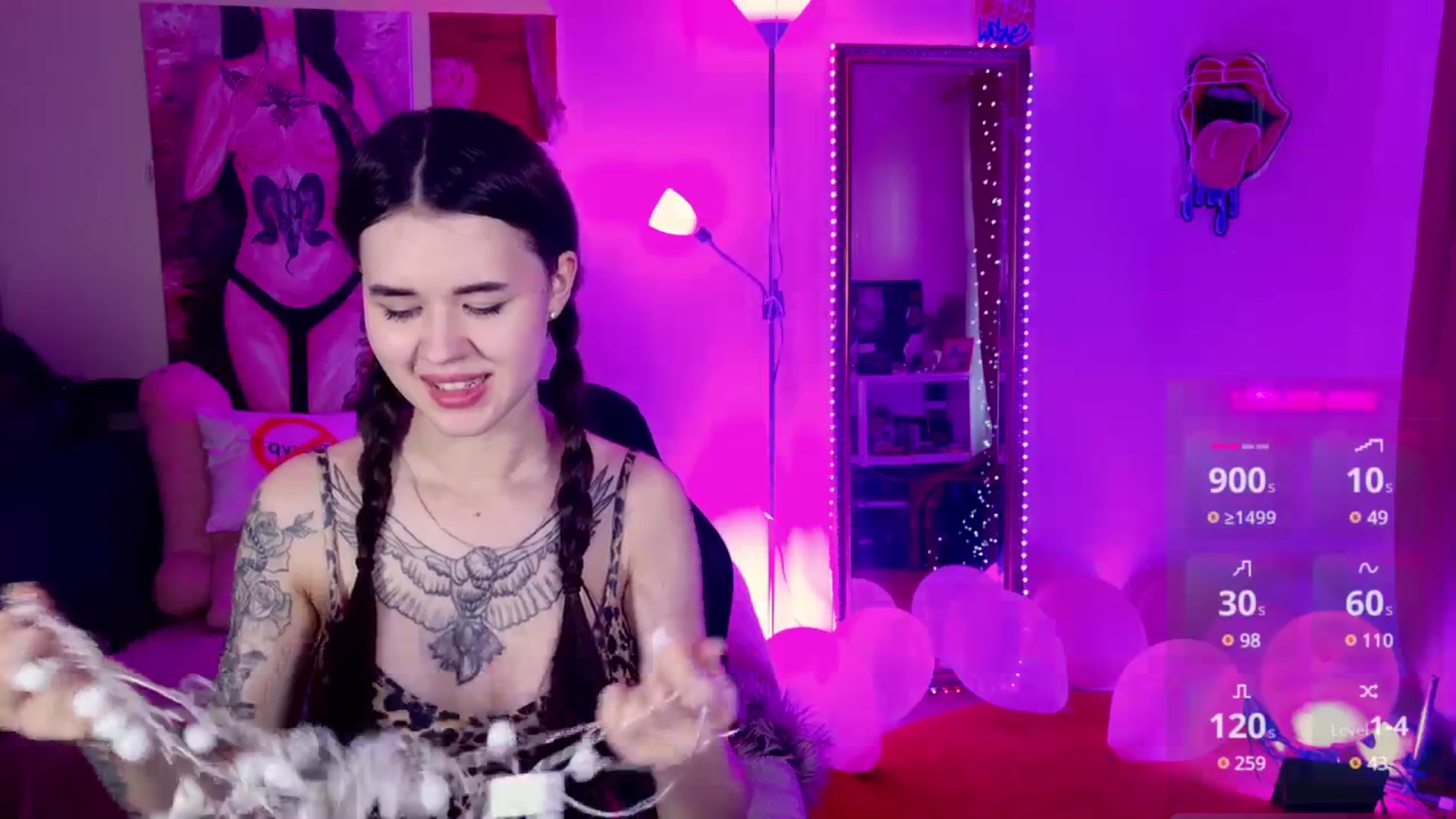 Gallery image thumbnail from Dora_autumn_'s myfreecams stream on, 12/18/2024, 11:40 image 8 of 20