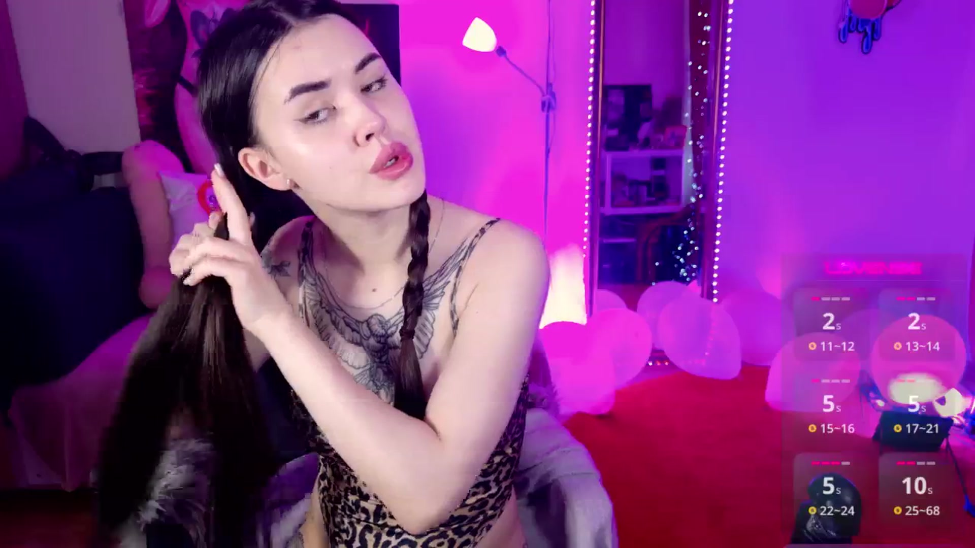 Gallery image thumbnail from Dora_autumn_'s myfreecams stream on, 12/18/2024, 11:40 image 4 of 20
