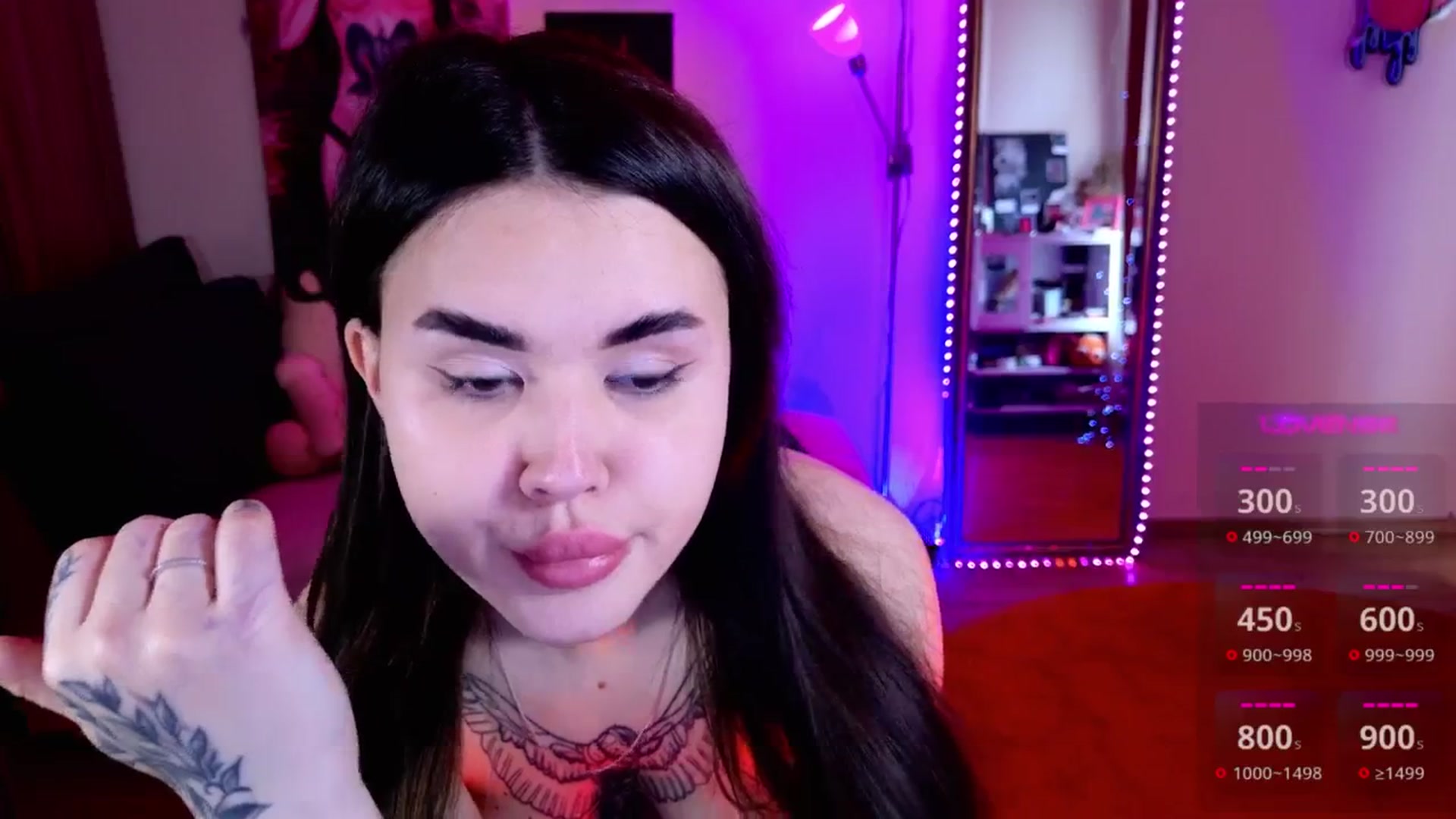 Gallery image thumbnail from Dora_autumn_'s myfreecams stream on, 05/04/2025, 10:26 image 7 of 20