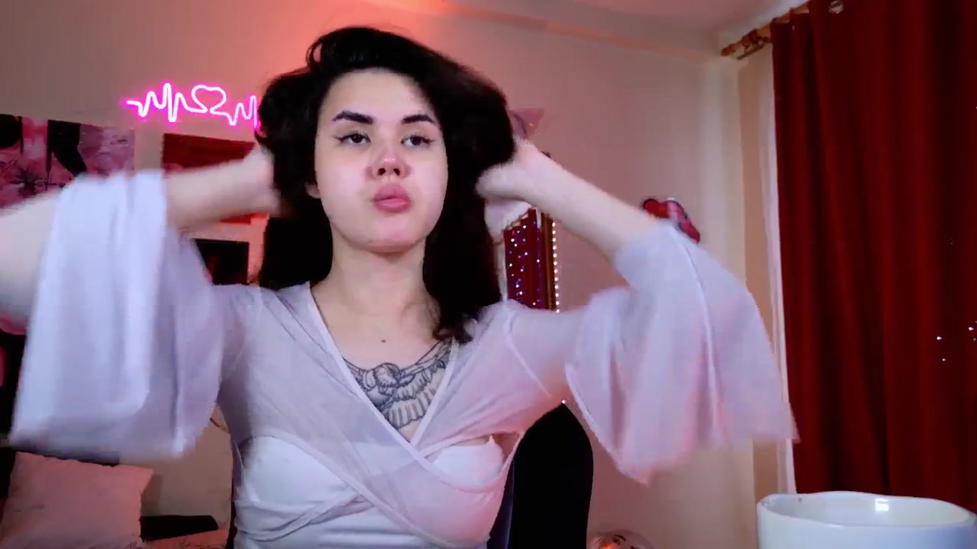 Gallery image thumbnail from Dora_autumn_'s myfreecams stream on, 05/18/2025, 10:03 image 3 of 20