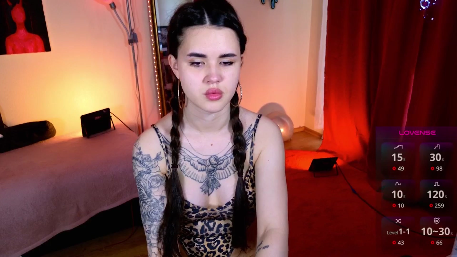 Gallery image thumbnail from Dora_autumn_'s myfreecams stream on, 05/26/2025, 10:25 image 15 of 20