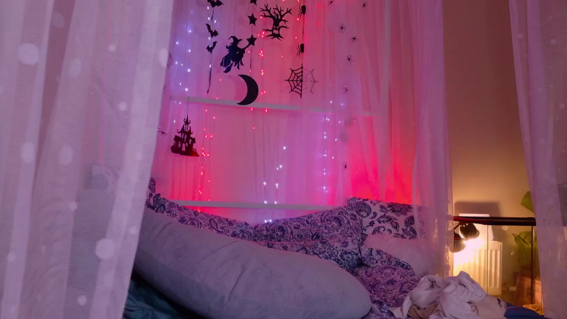 Gallery image thumbnail from Dora_autumn_'s myfreecams stream on, 10/26/2025, 11:03 image 1 of 20